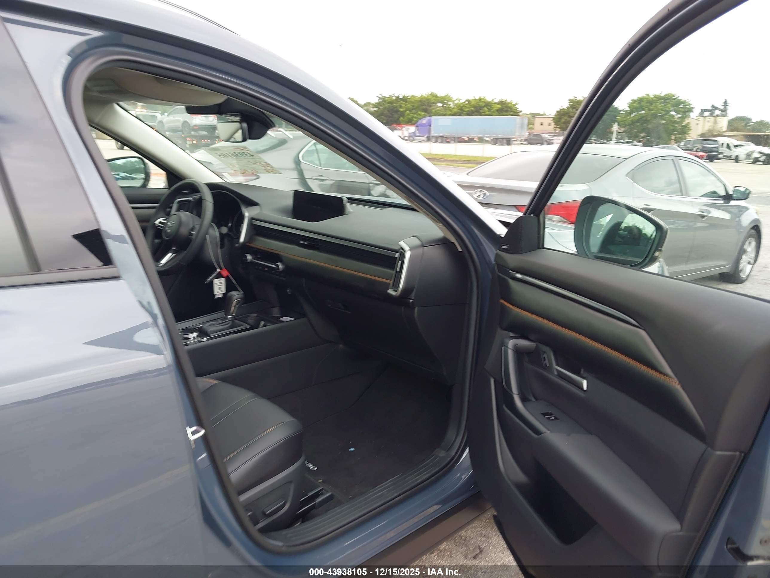 MAZDA CX-50 image 5