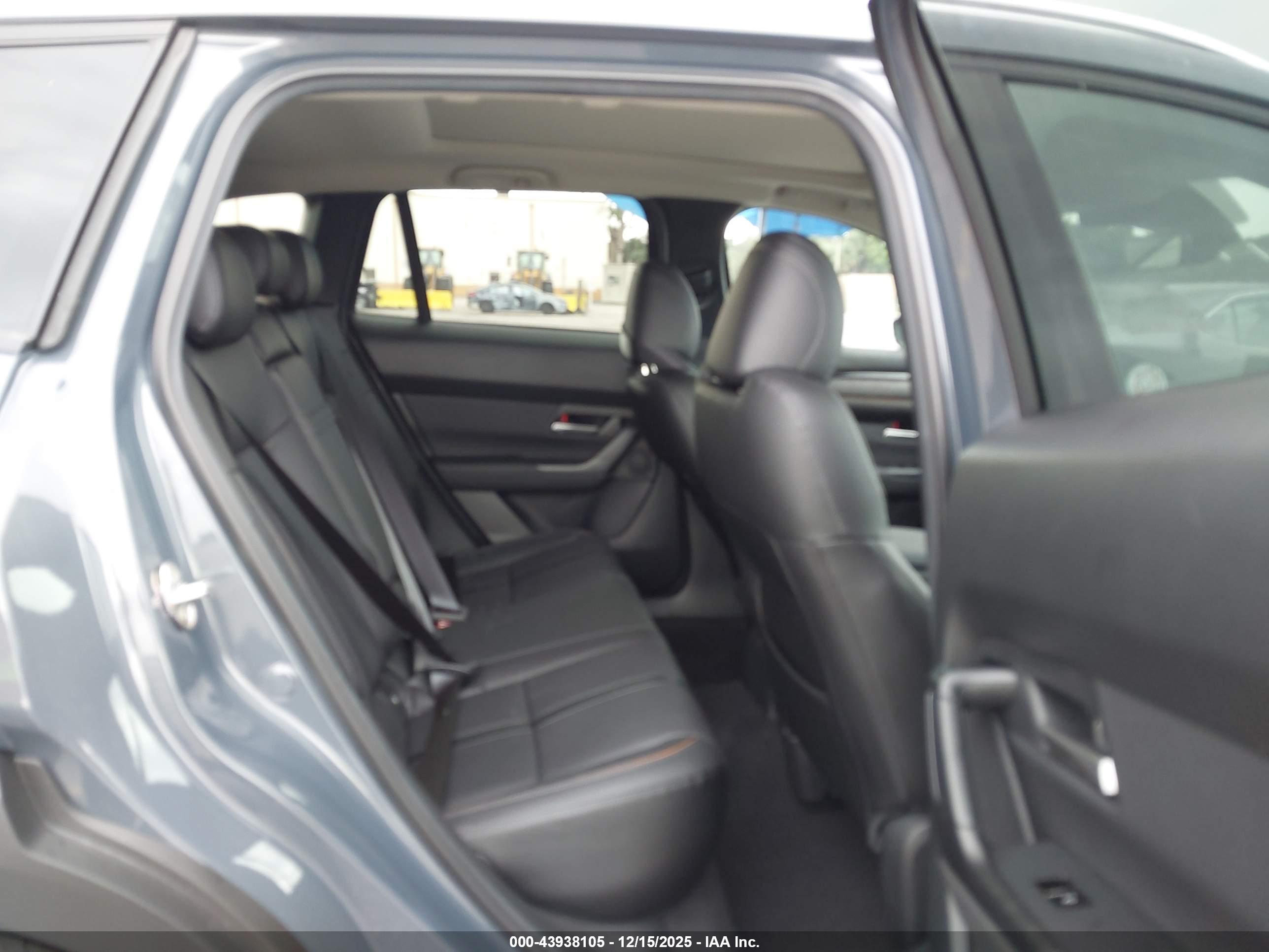 MAZDA CX-50 image 8