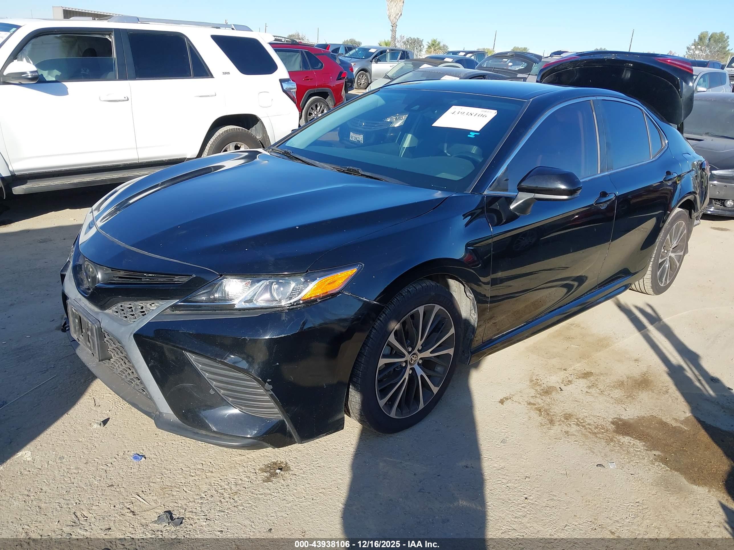 TOYOTA CAMRY image 2
