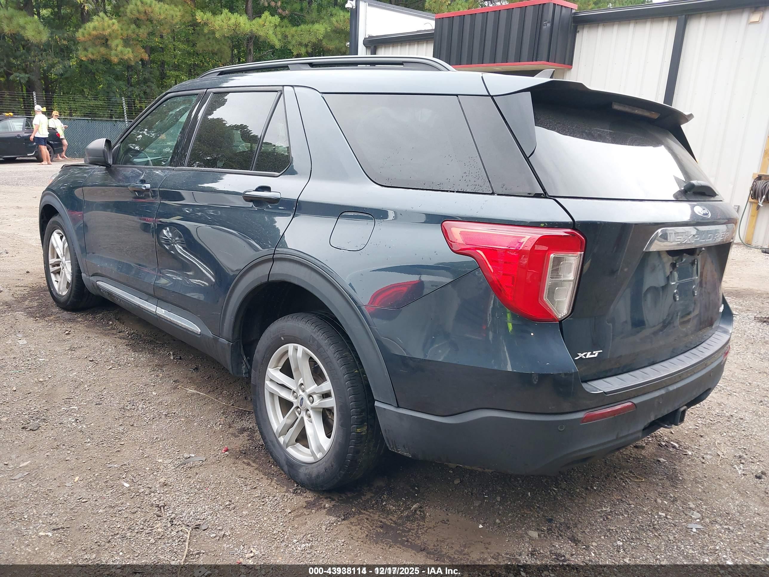 FORD EXPLORER image 3