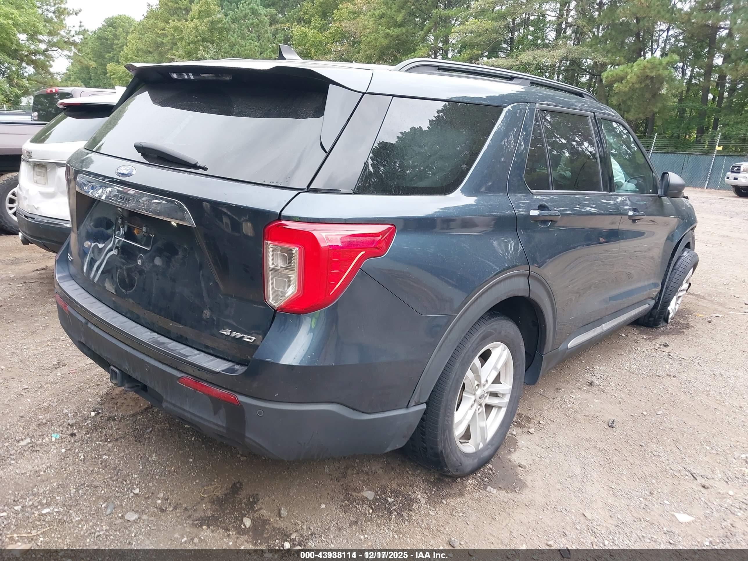 FORD EXPLORER image 4
