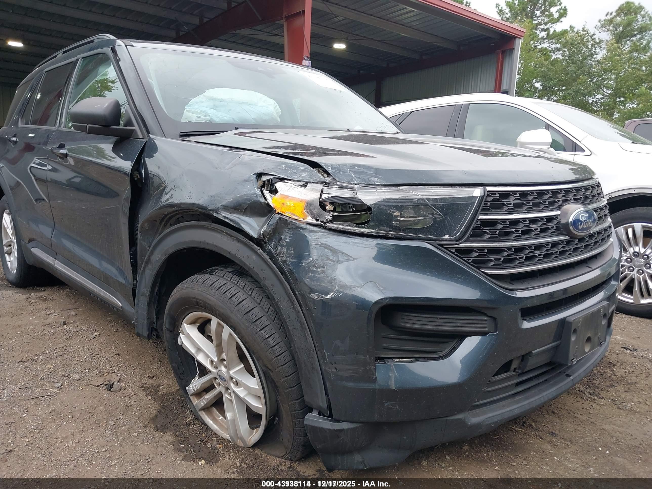 FORD EXPLORER image 6