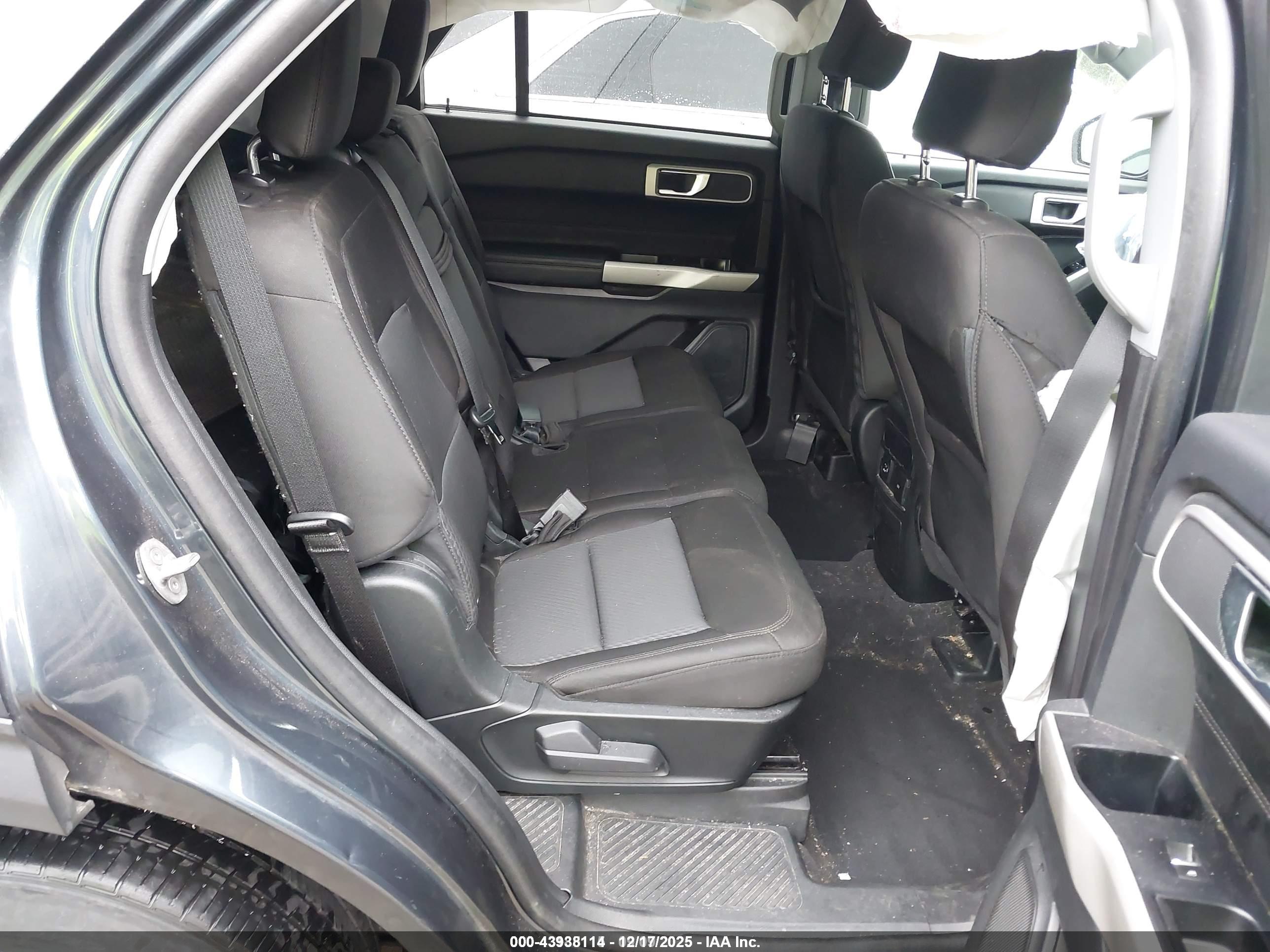 FORD EXPLORER image 8