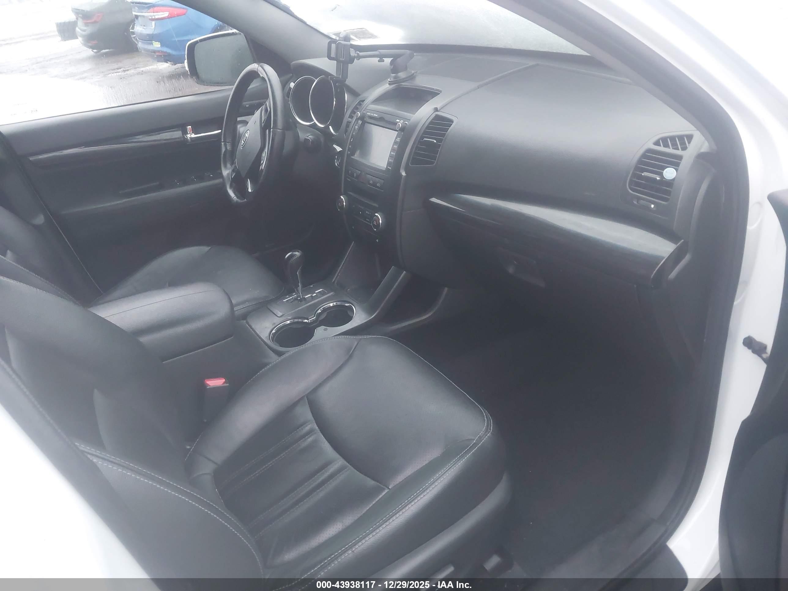 KIA SORENTO image 5