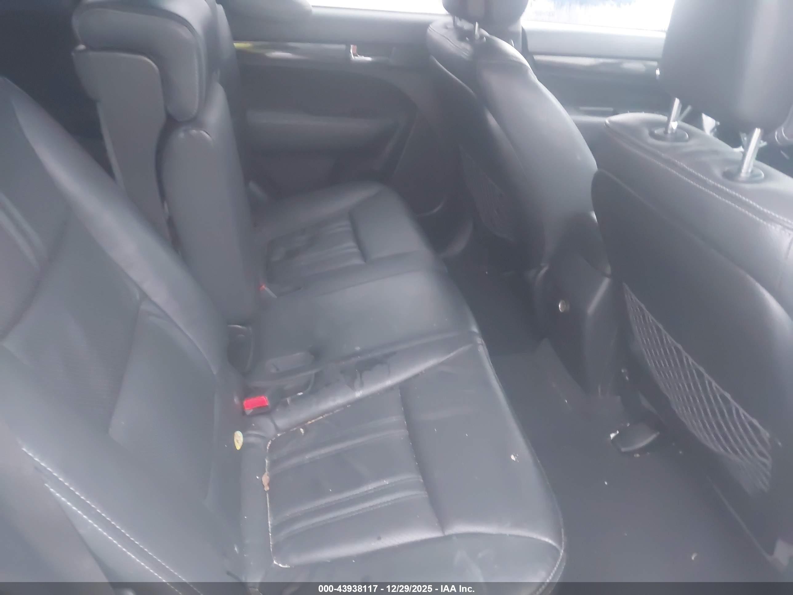 KIA SORENTO image 8