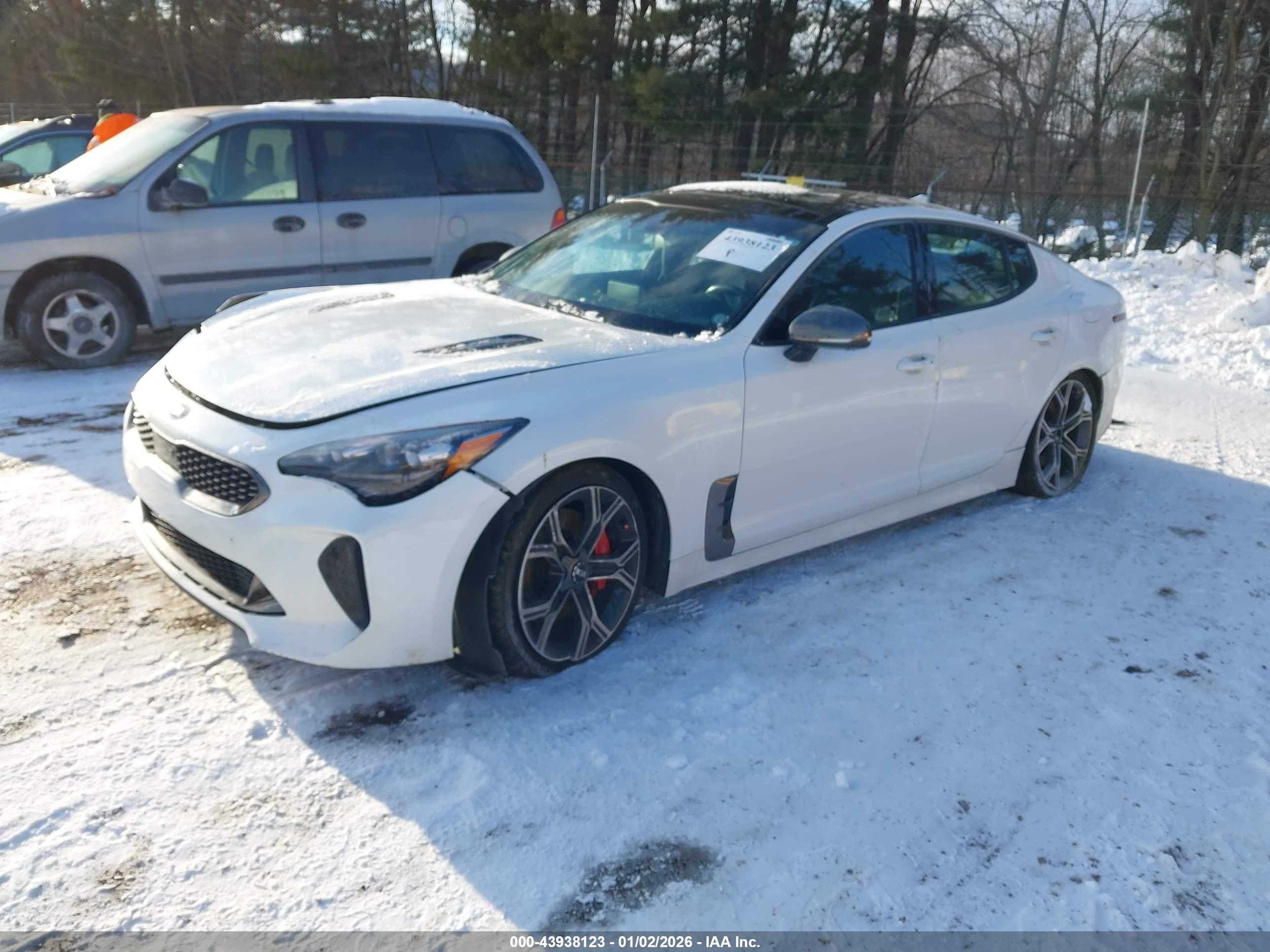 KIA STINGER image 2