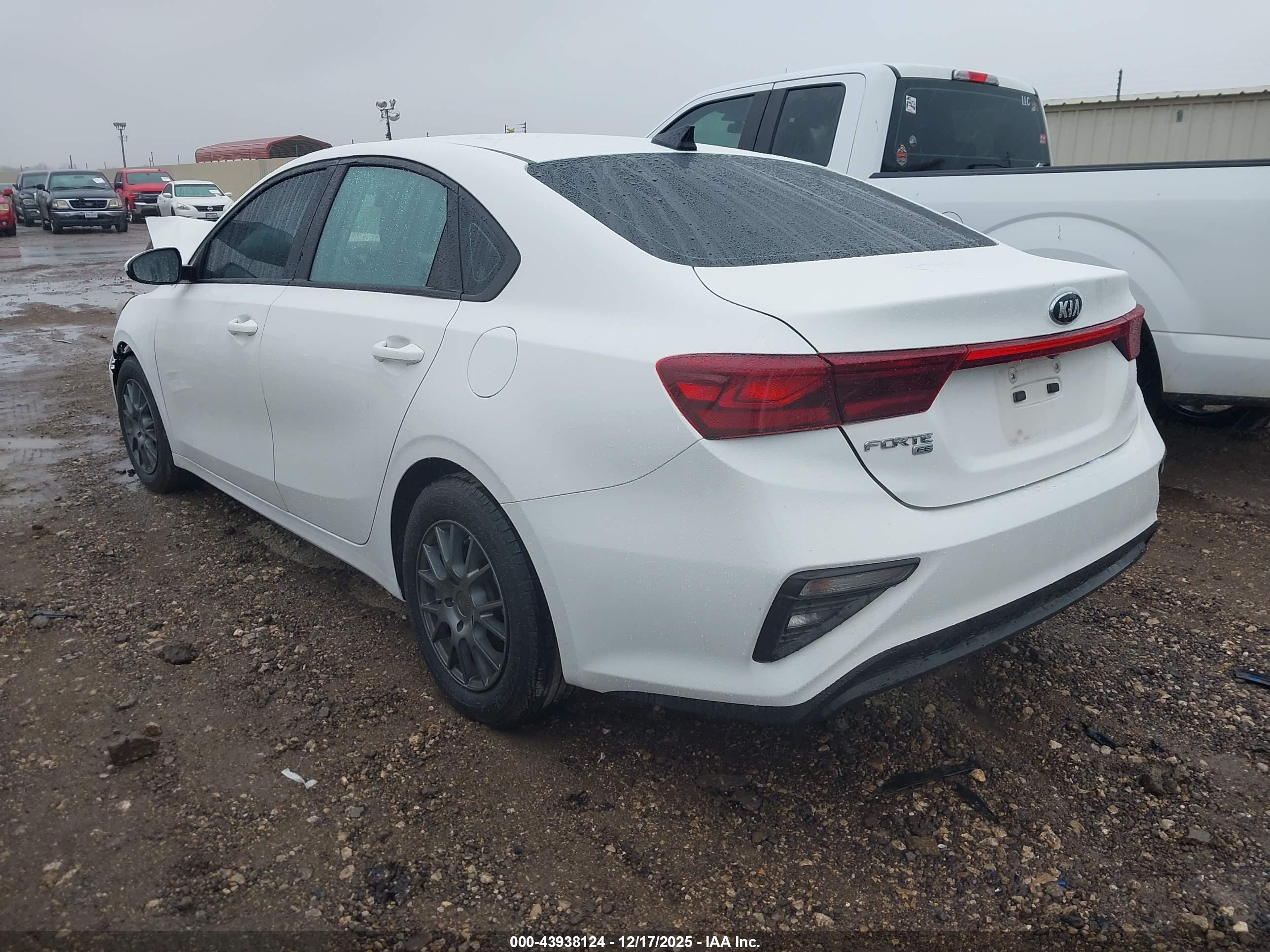 KIA FORTE image 3