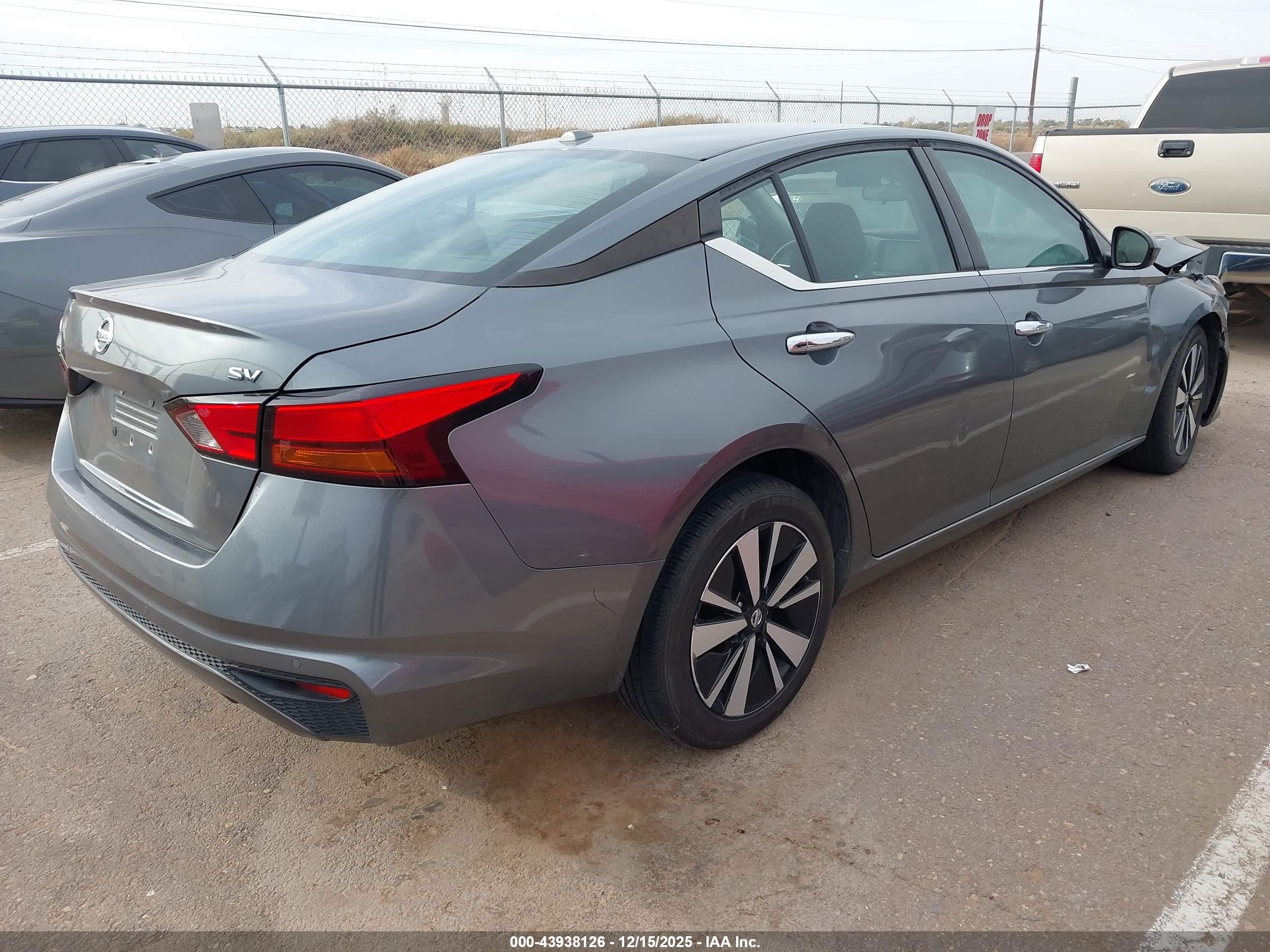 NISSAN ALTIMA image 4