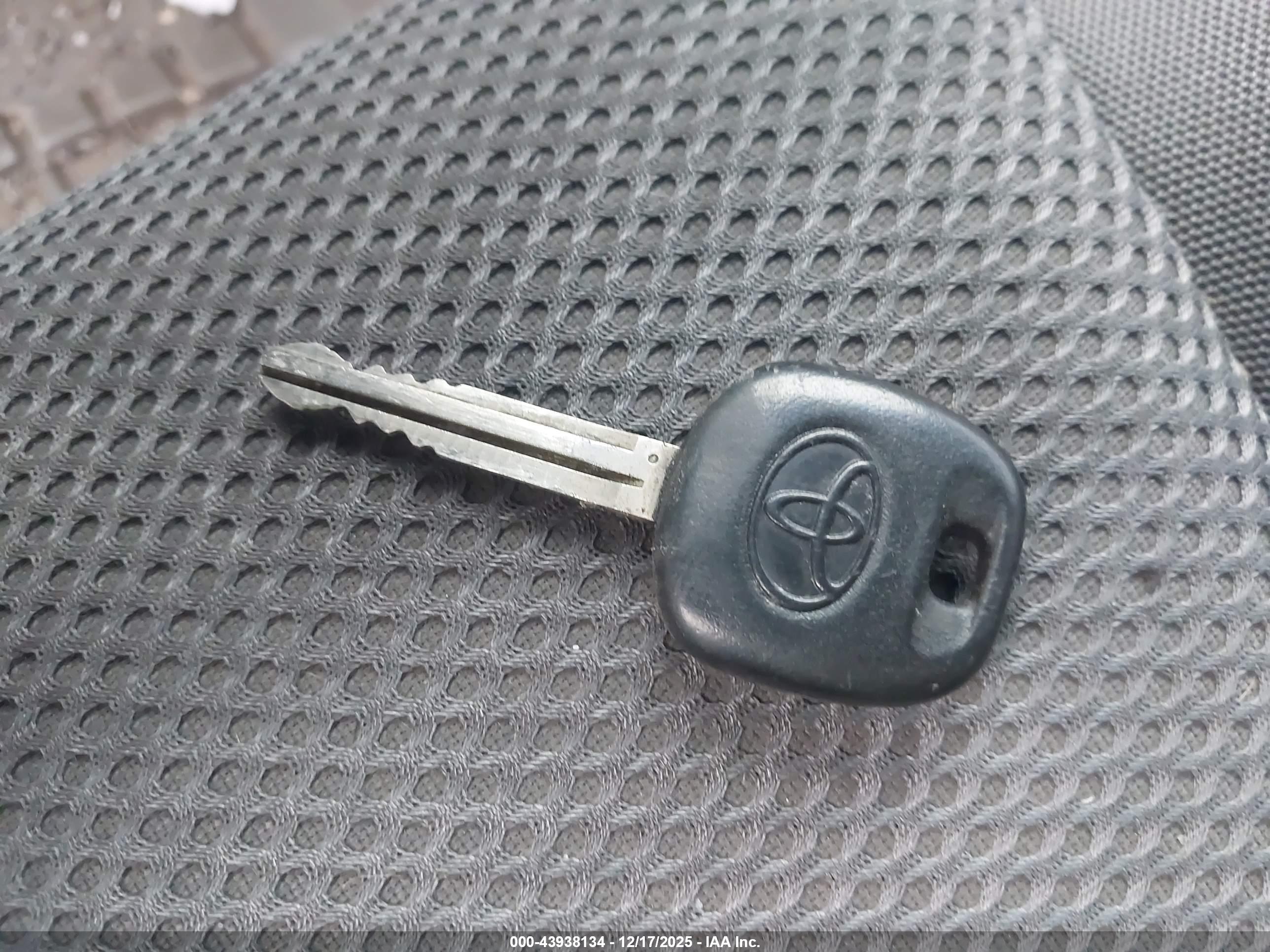TOYOTA TACOMA image 11