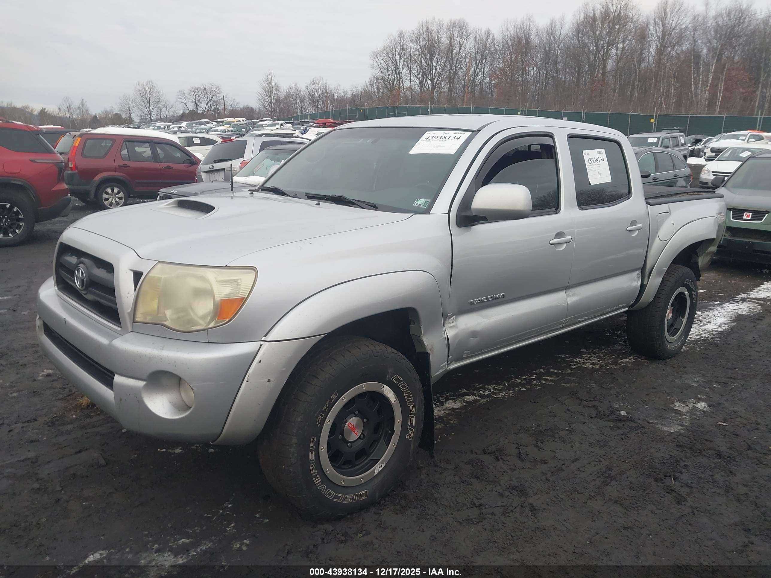 TOYOTA TACOMA image 2