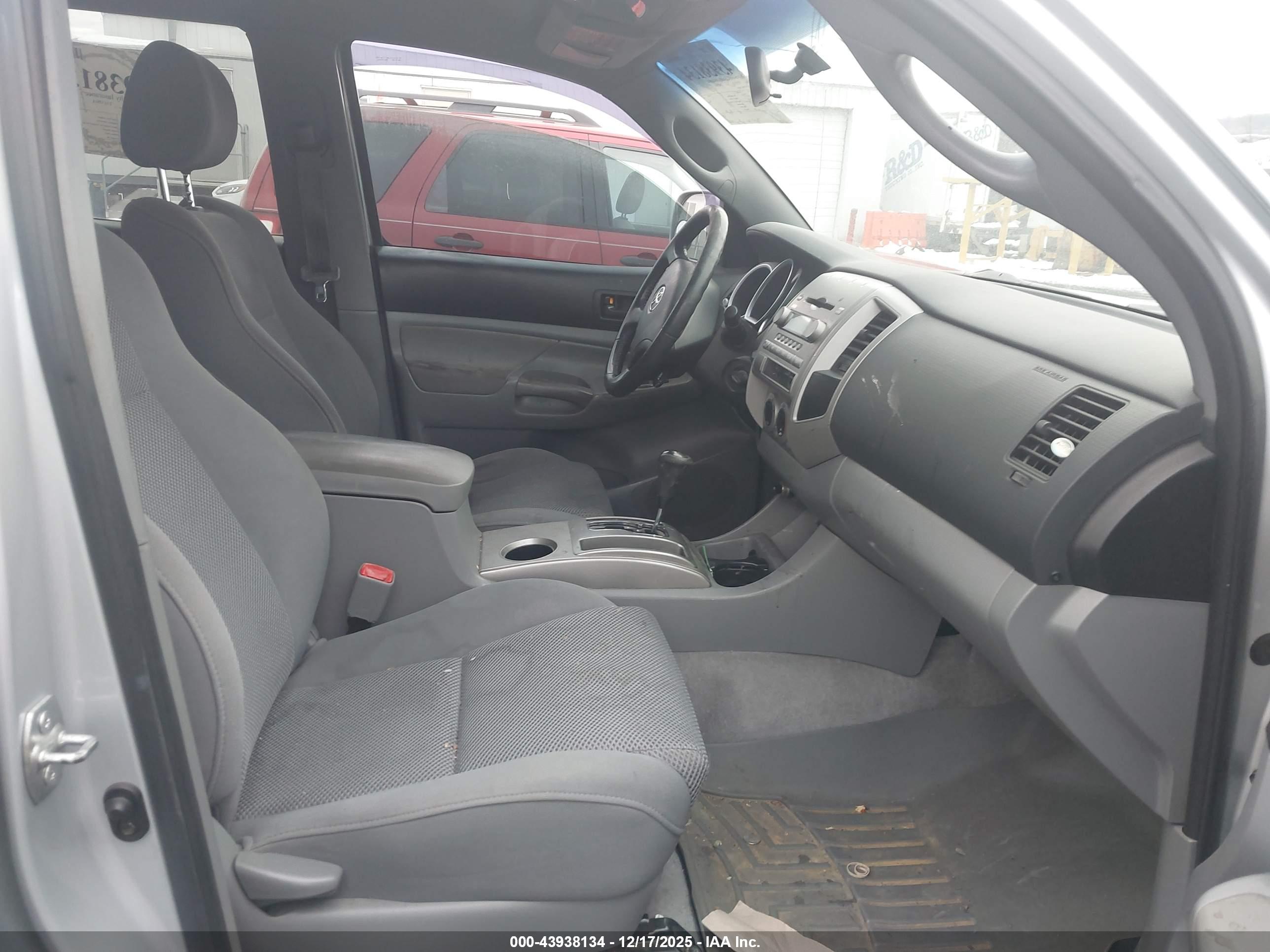 TOYOTA TACOMA image 5