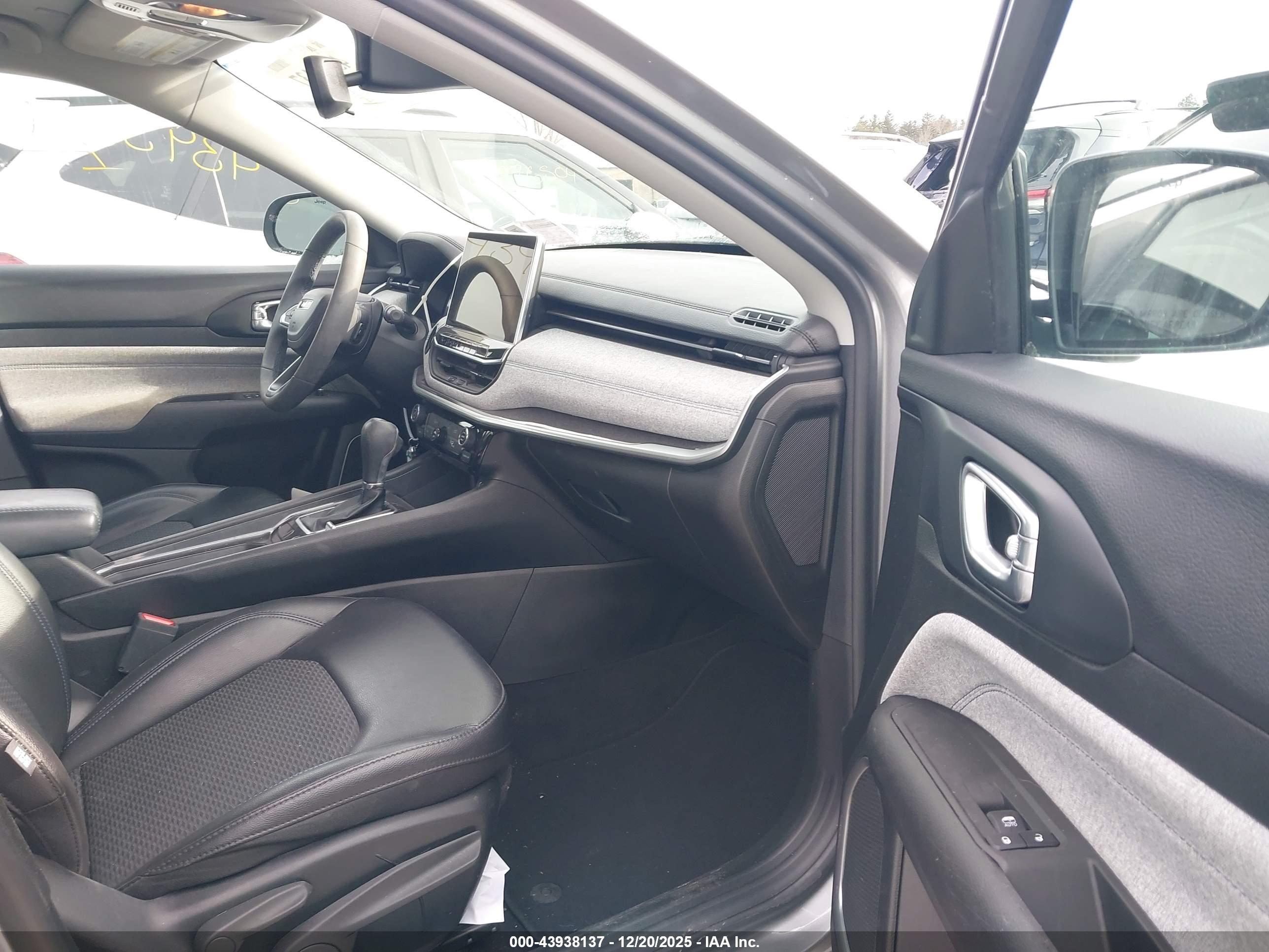 JEEP COMPASS image 5