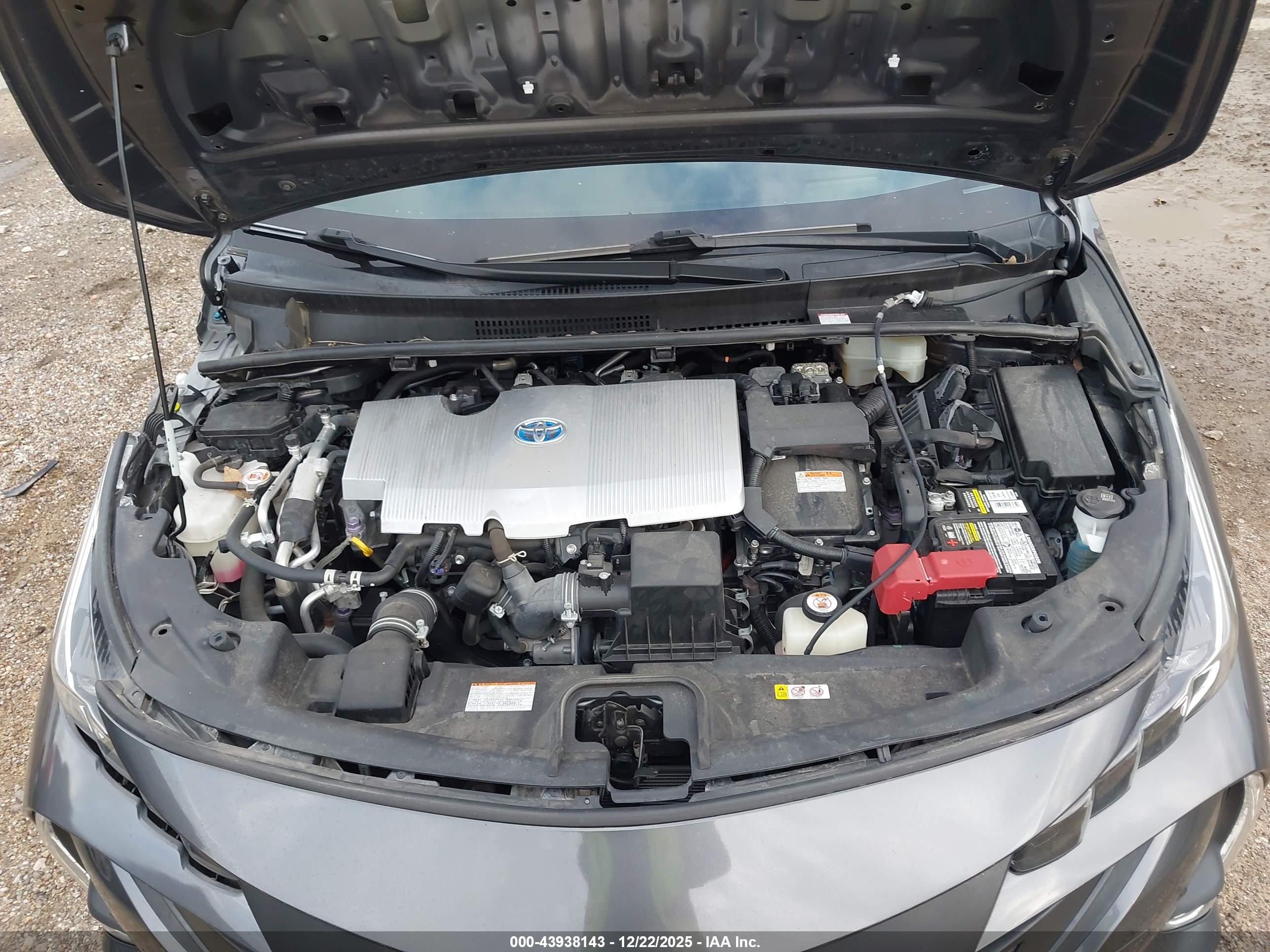 TOYOTA PRIUS image 10