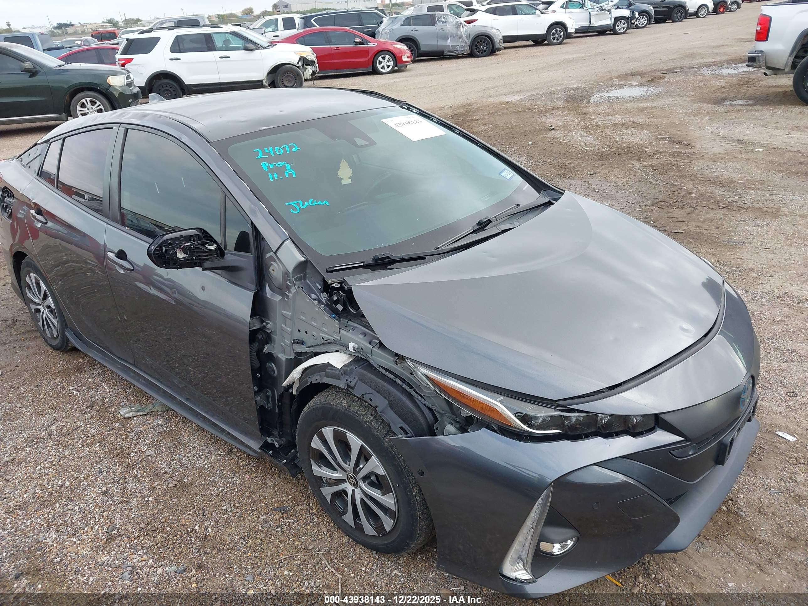 TOYOTA PRIUS image 6