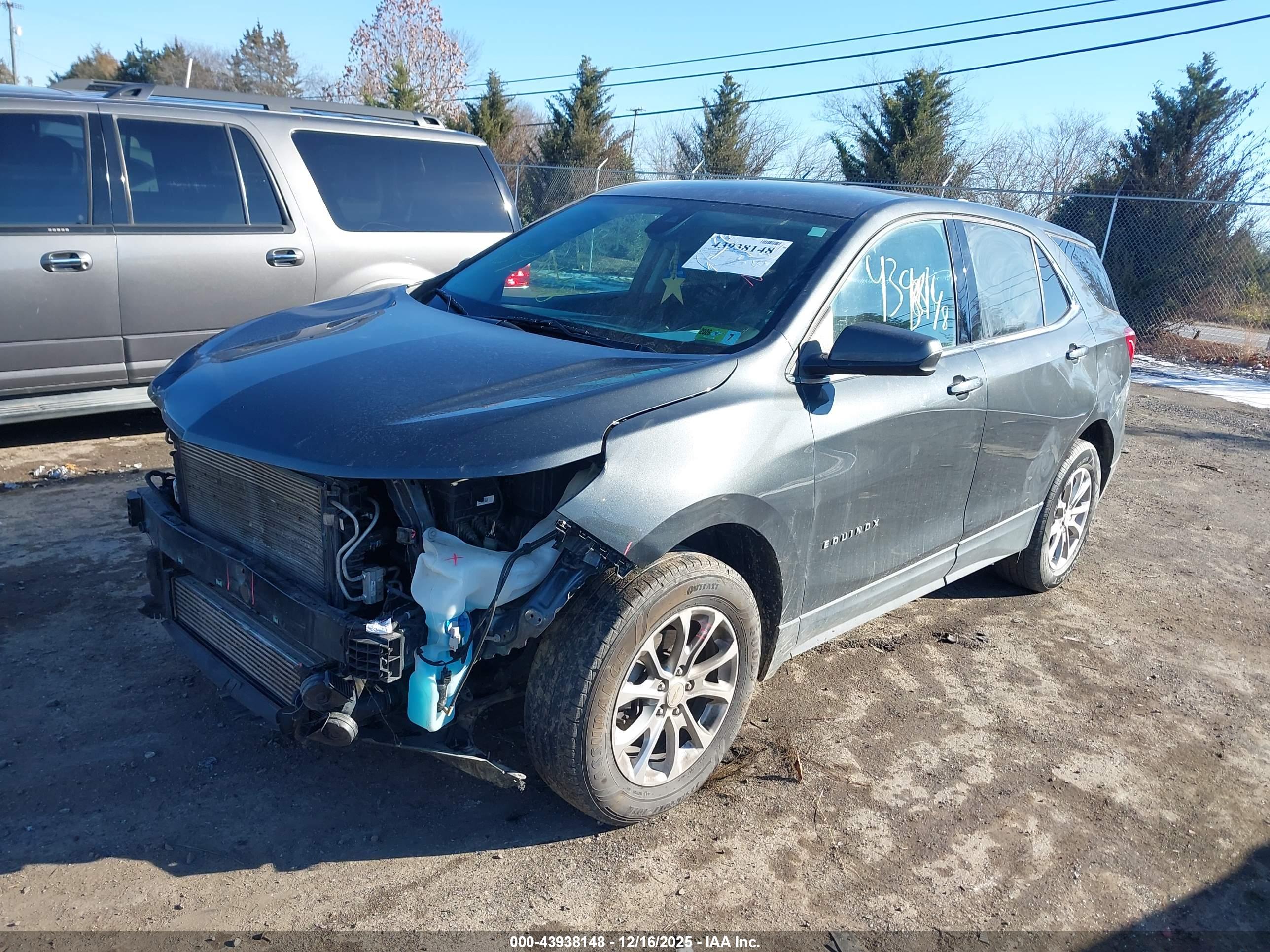 CHEVROLET EQUINOX image 2