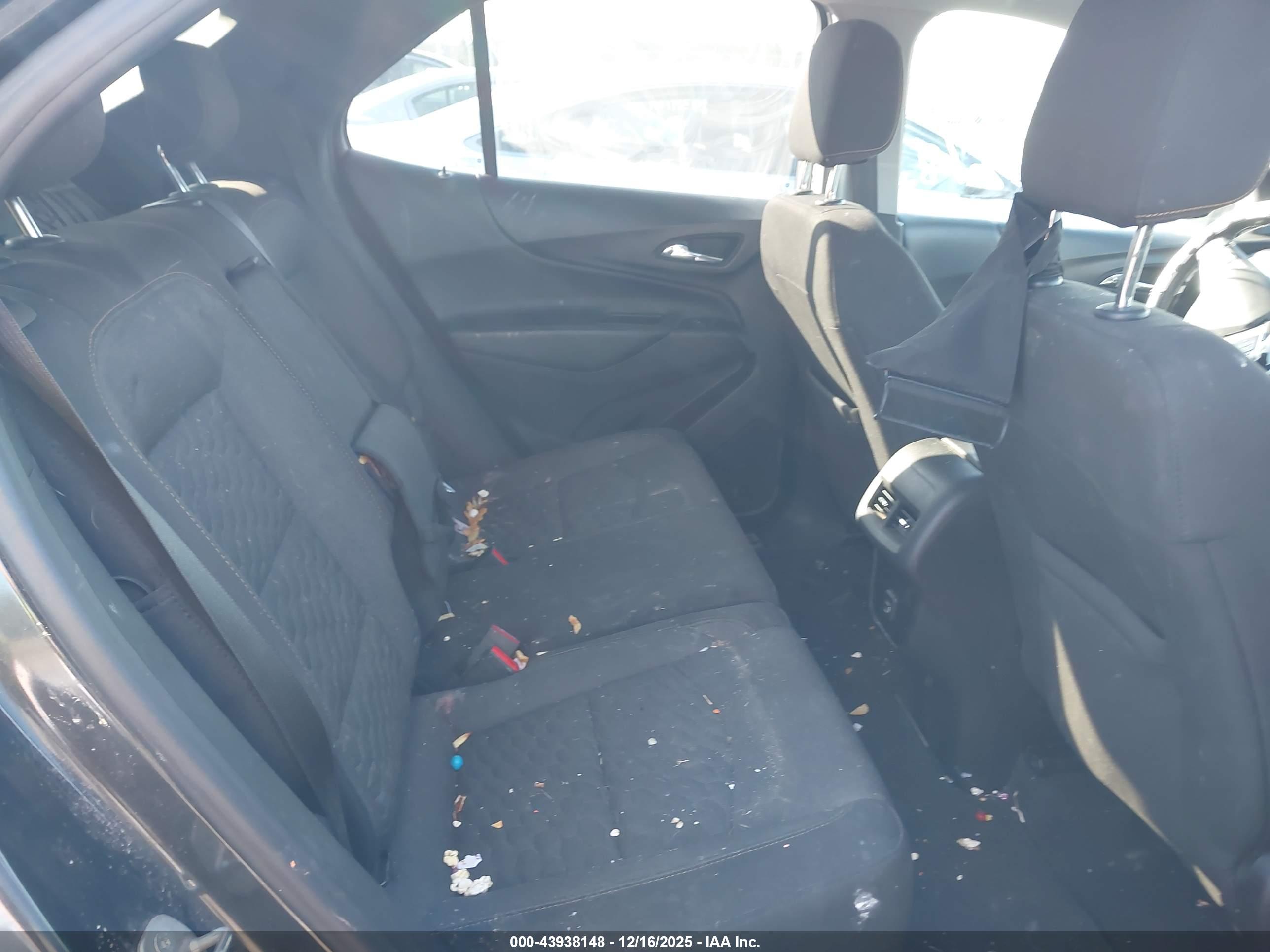 CHEVROLET EQUINOX image 8