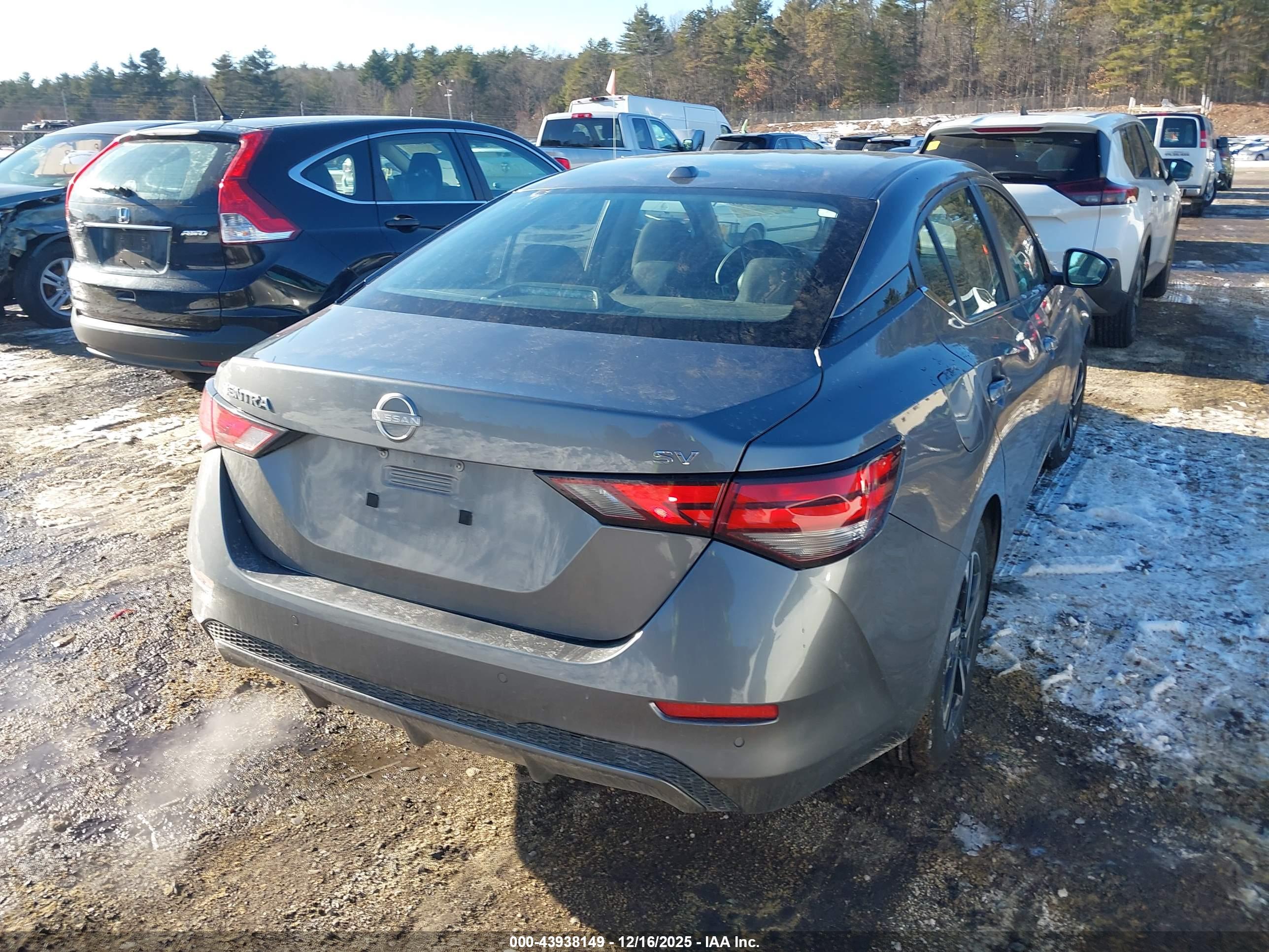 NISSAN SENTRA image 4