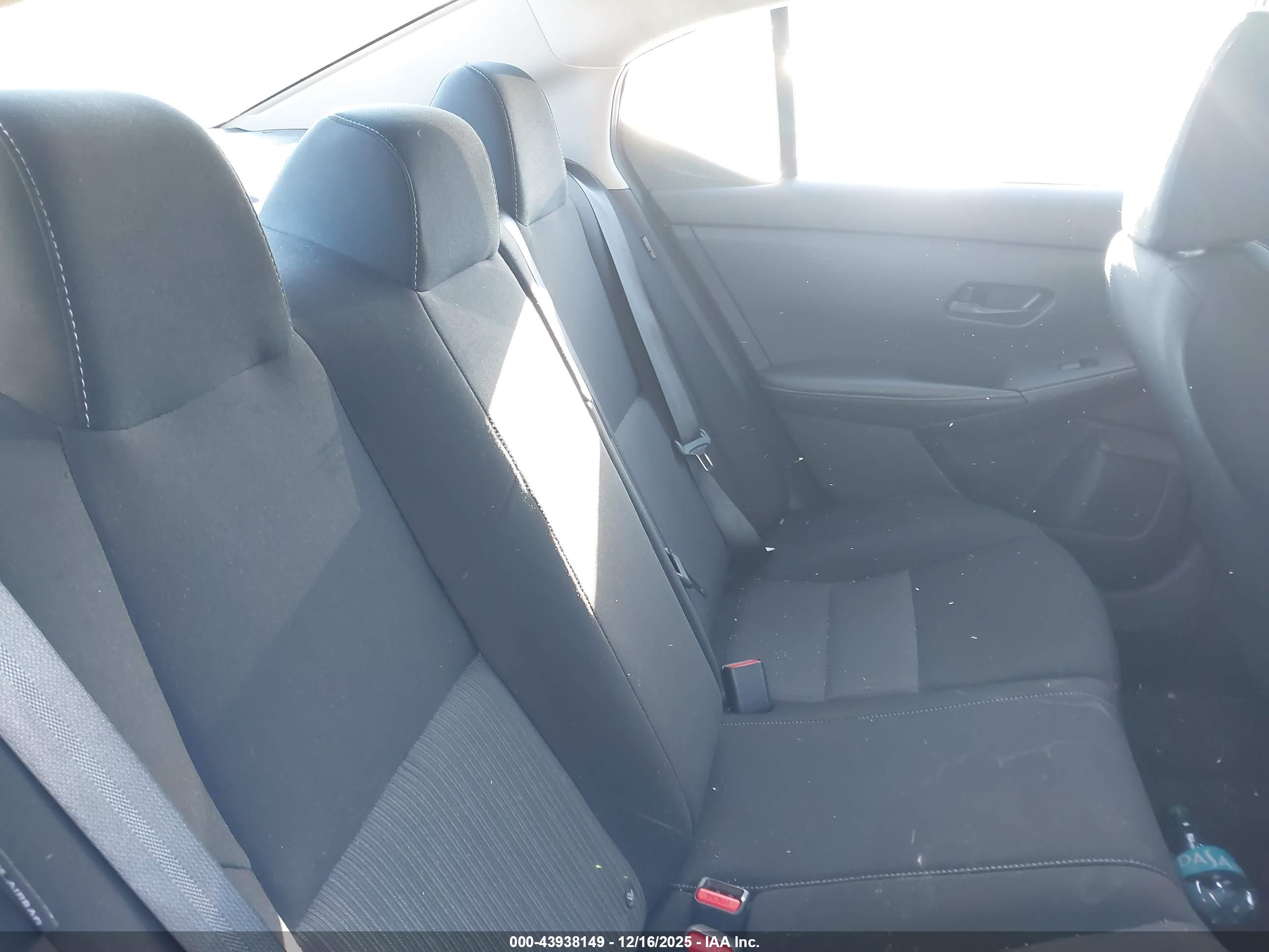 NISSAN SENTRA image 8