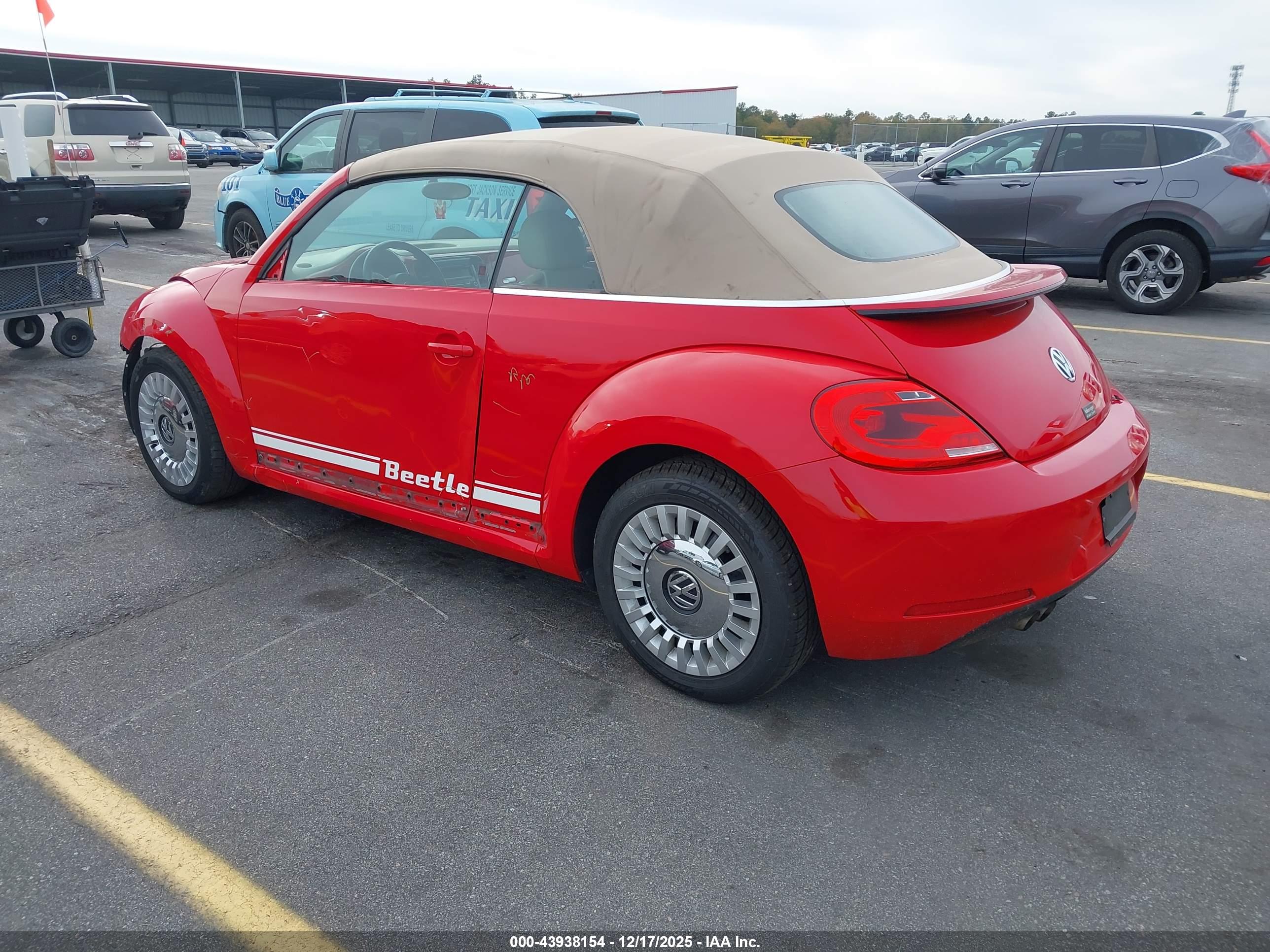 VOLKSWAGEN BEETLE image 3
