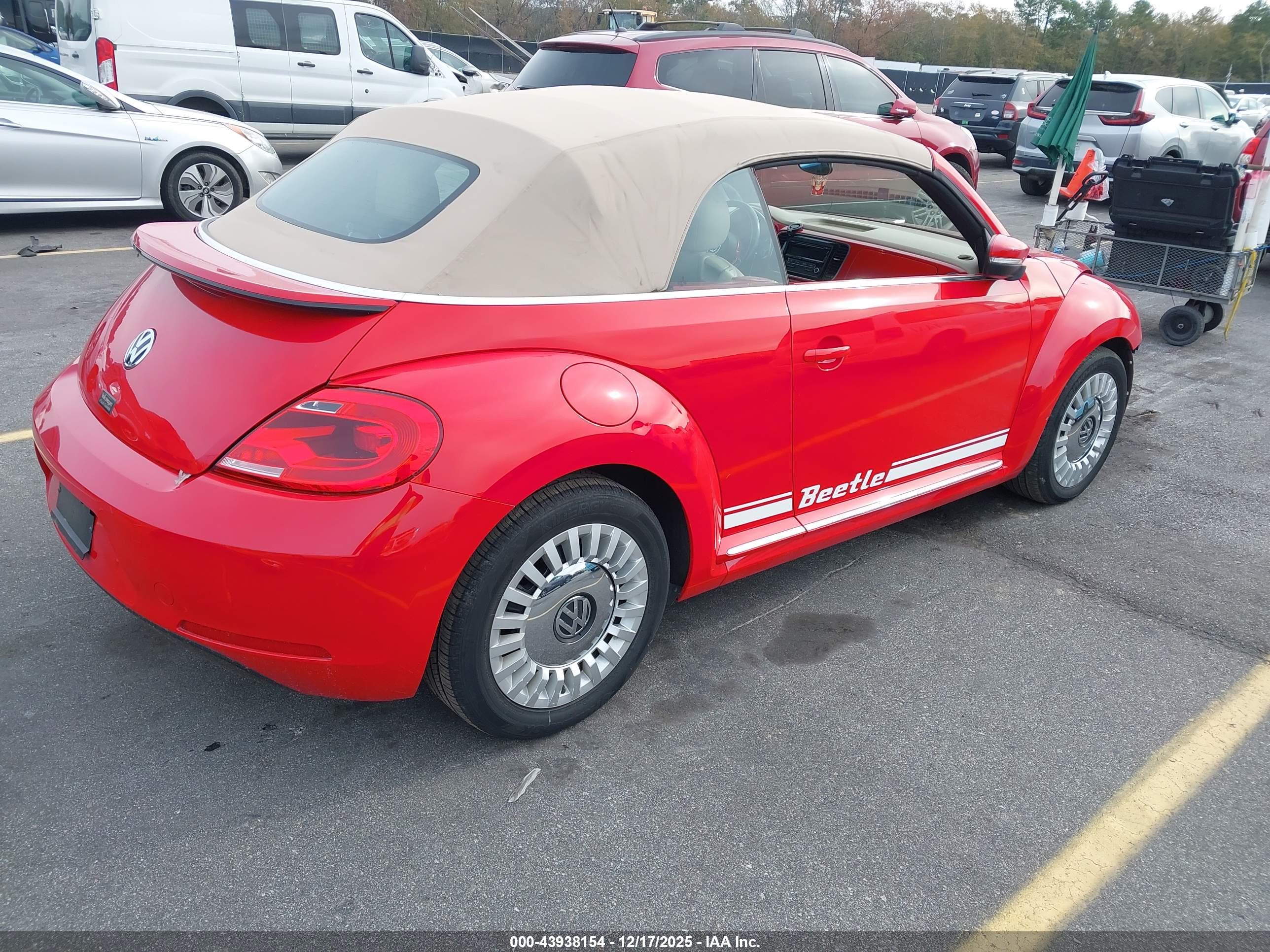 VOLKSWAGEN BEETLE image 4