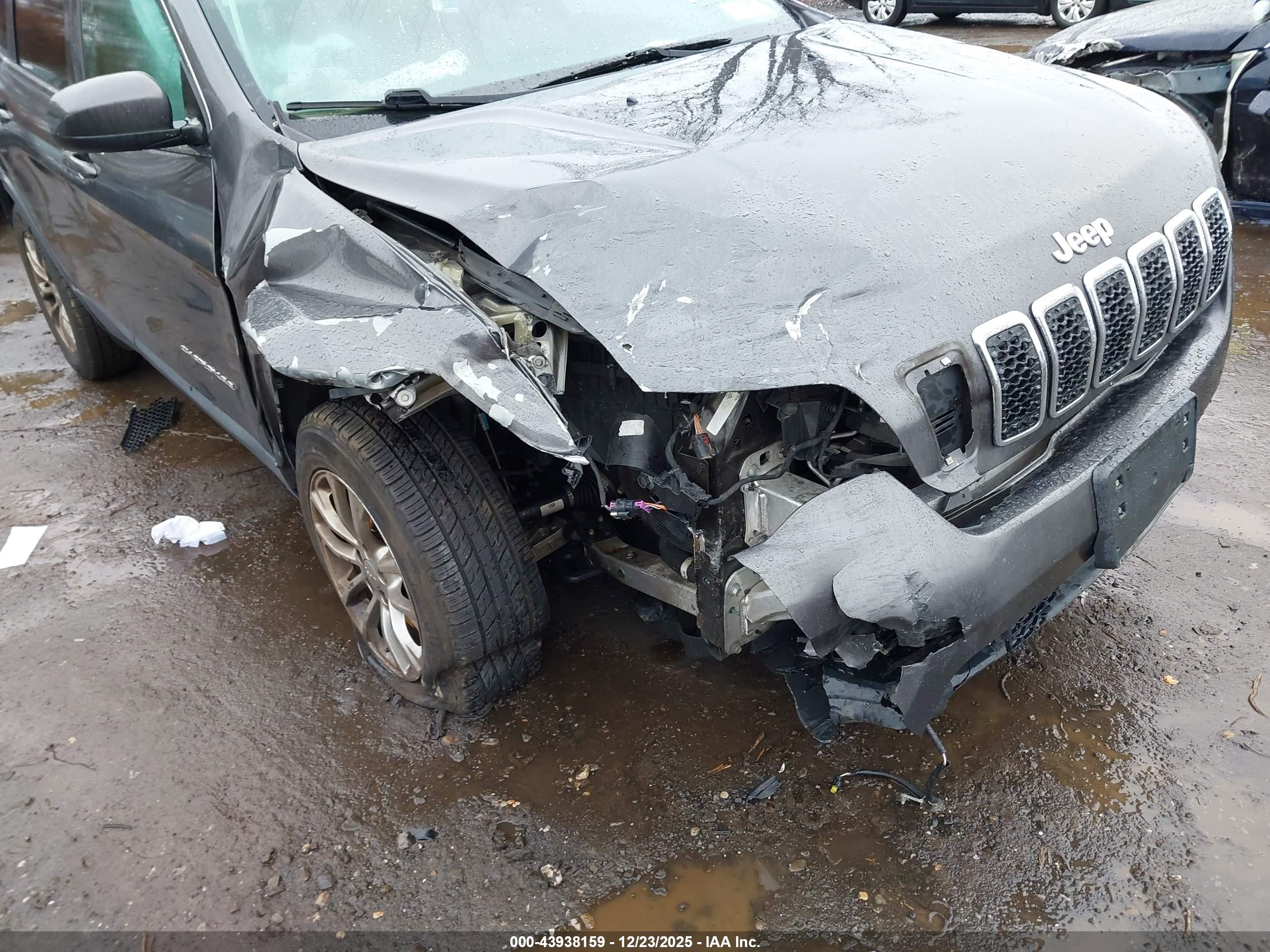 JEEP CHEROKEE image 6