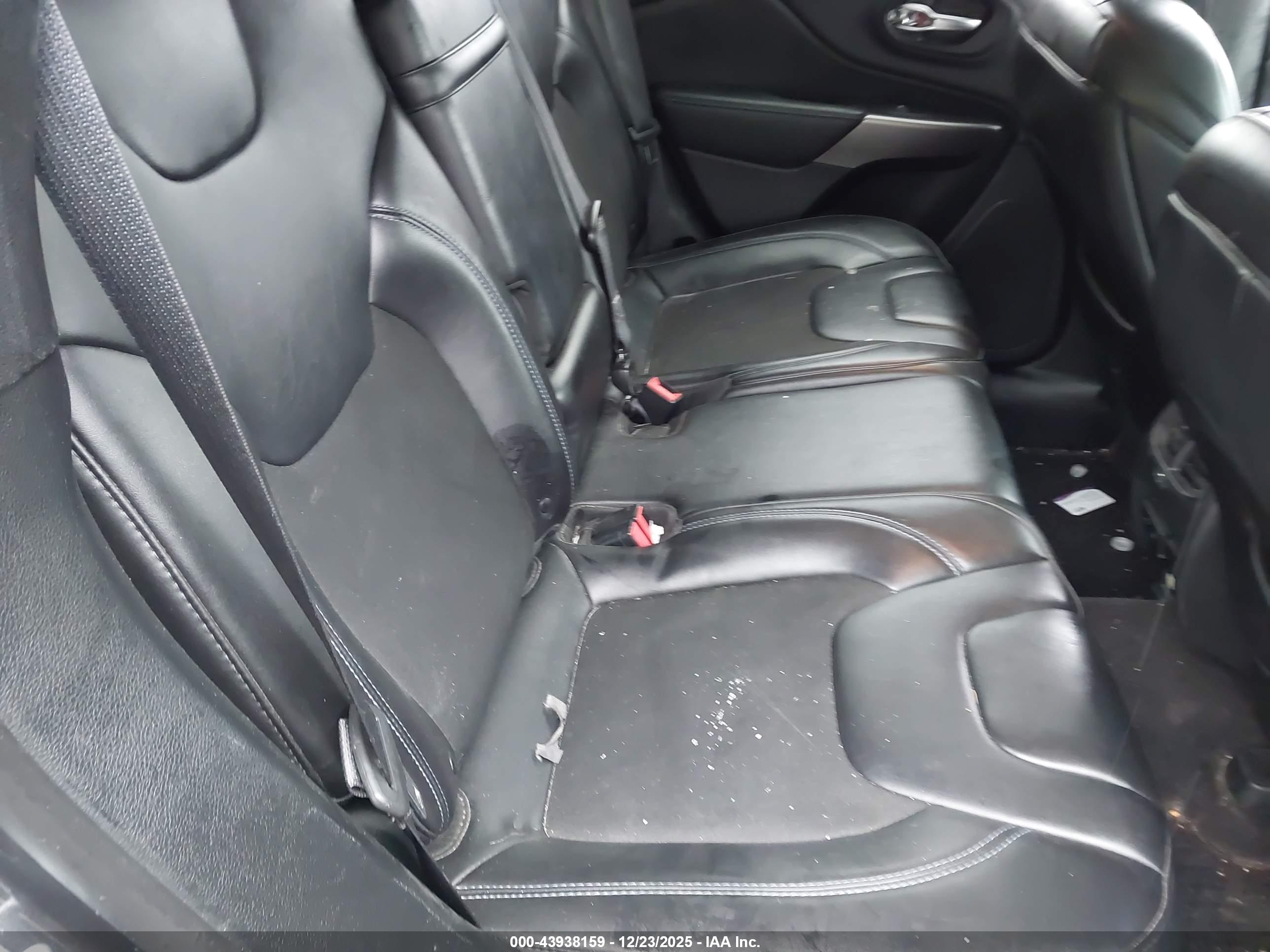JEEP CHEROKEE image 8