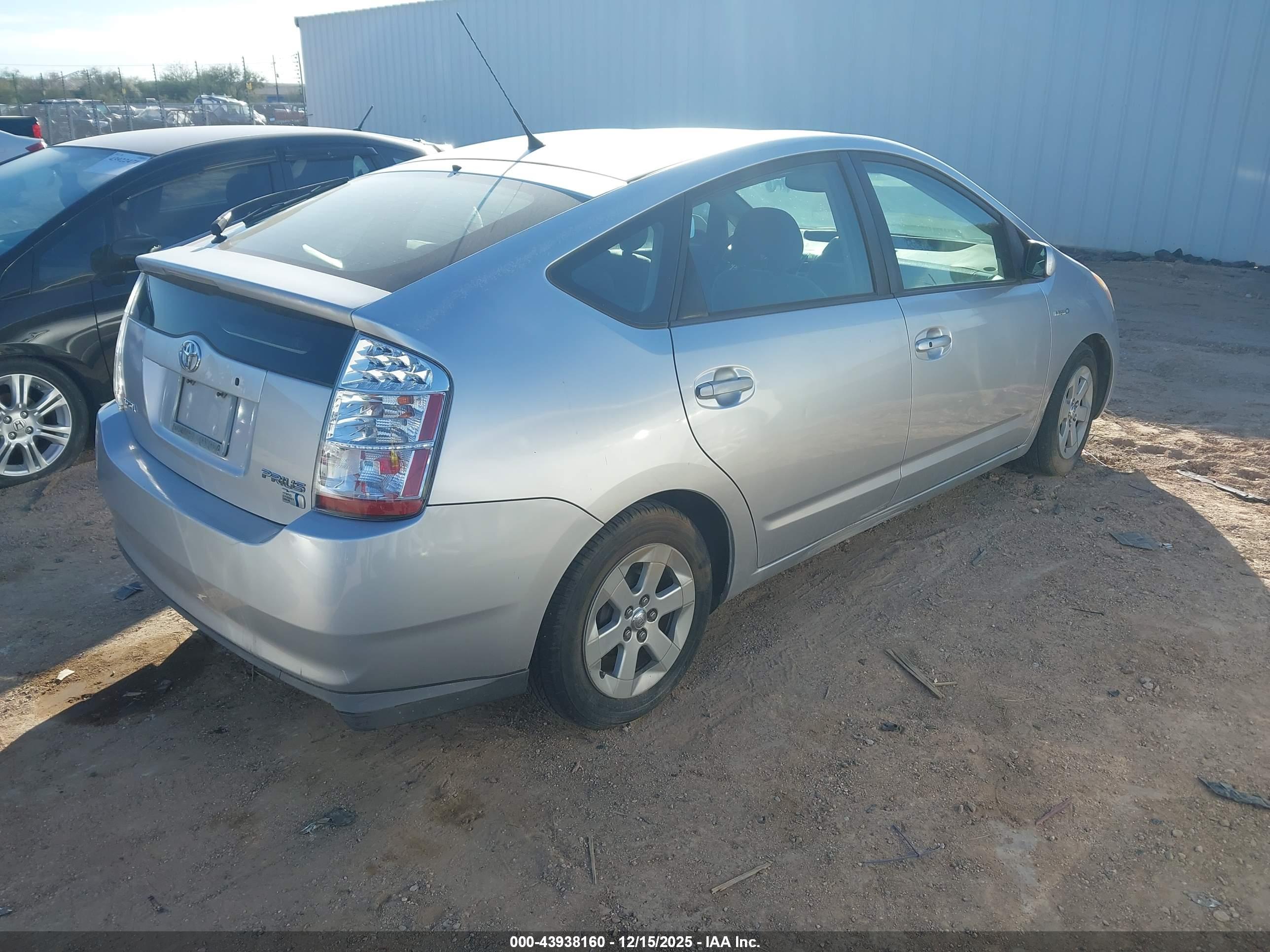 TOYOTA PRIUS image 4