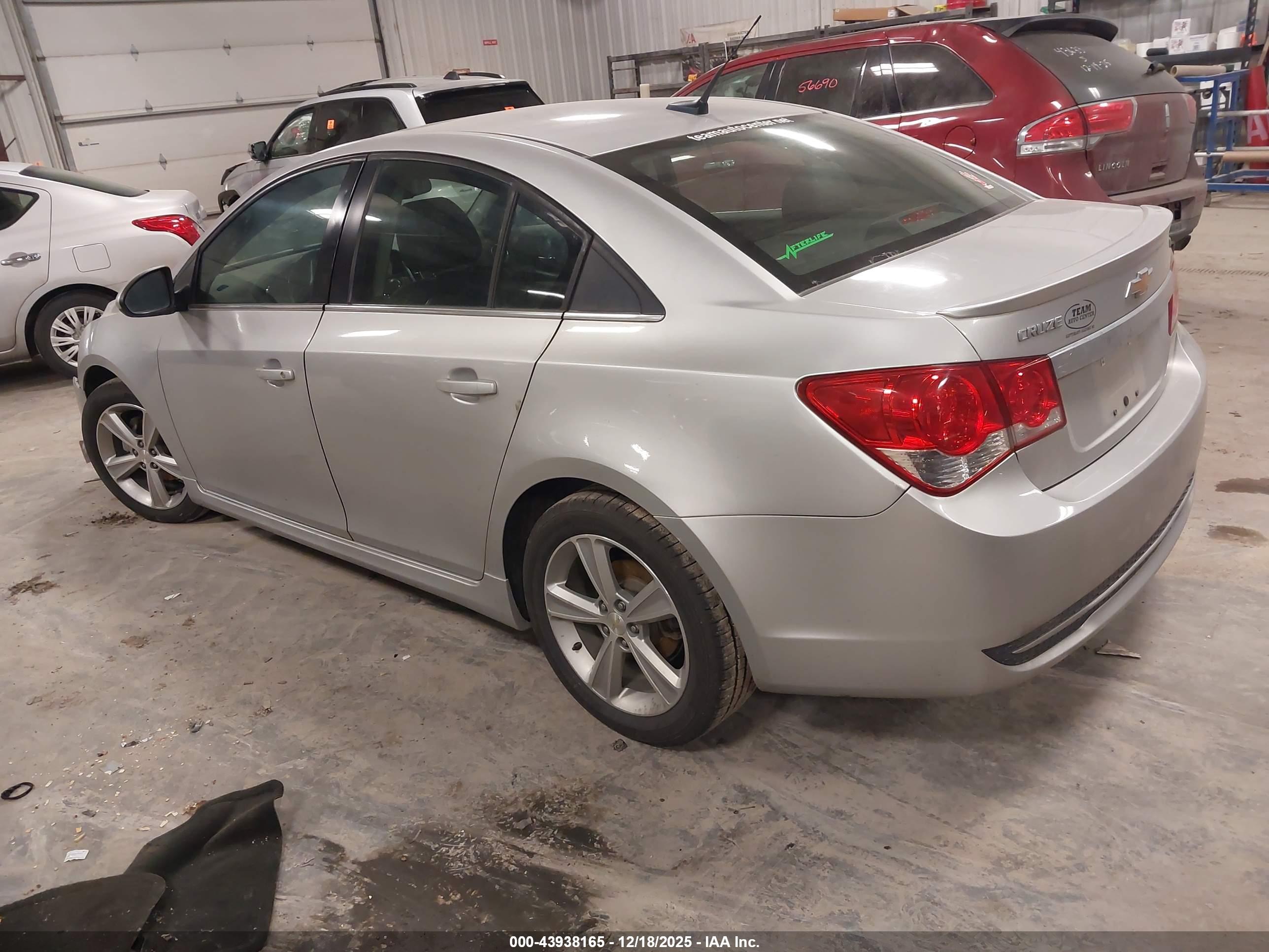 CHEVROLET CRUZE image 3