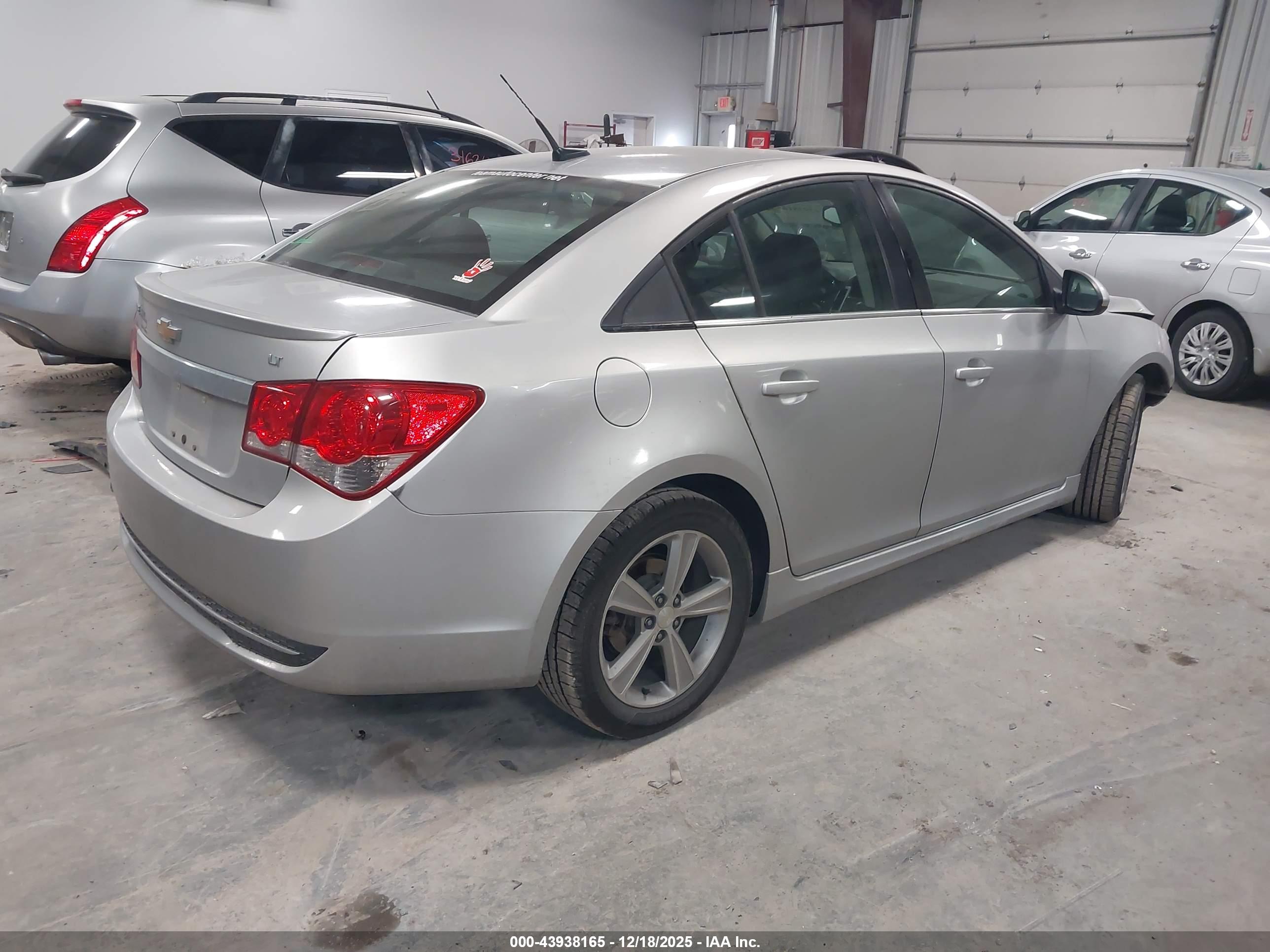 CHEVROLET CRUZE image 4