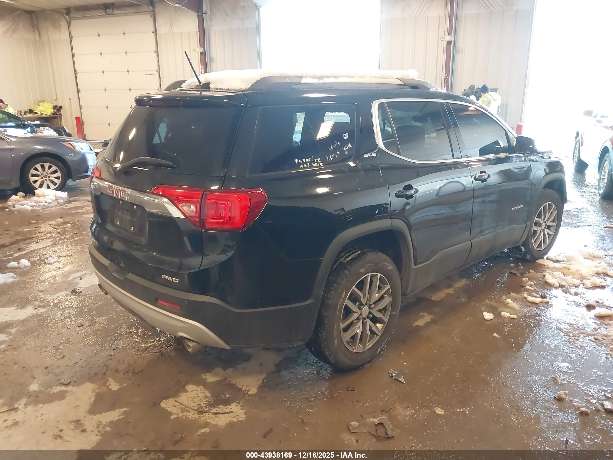 GMC ACADIA image 4