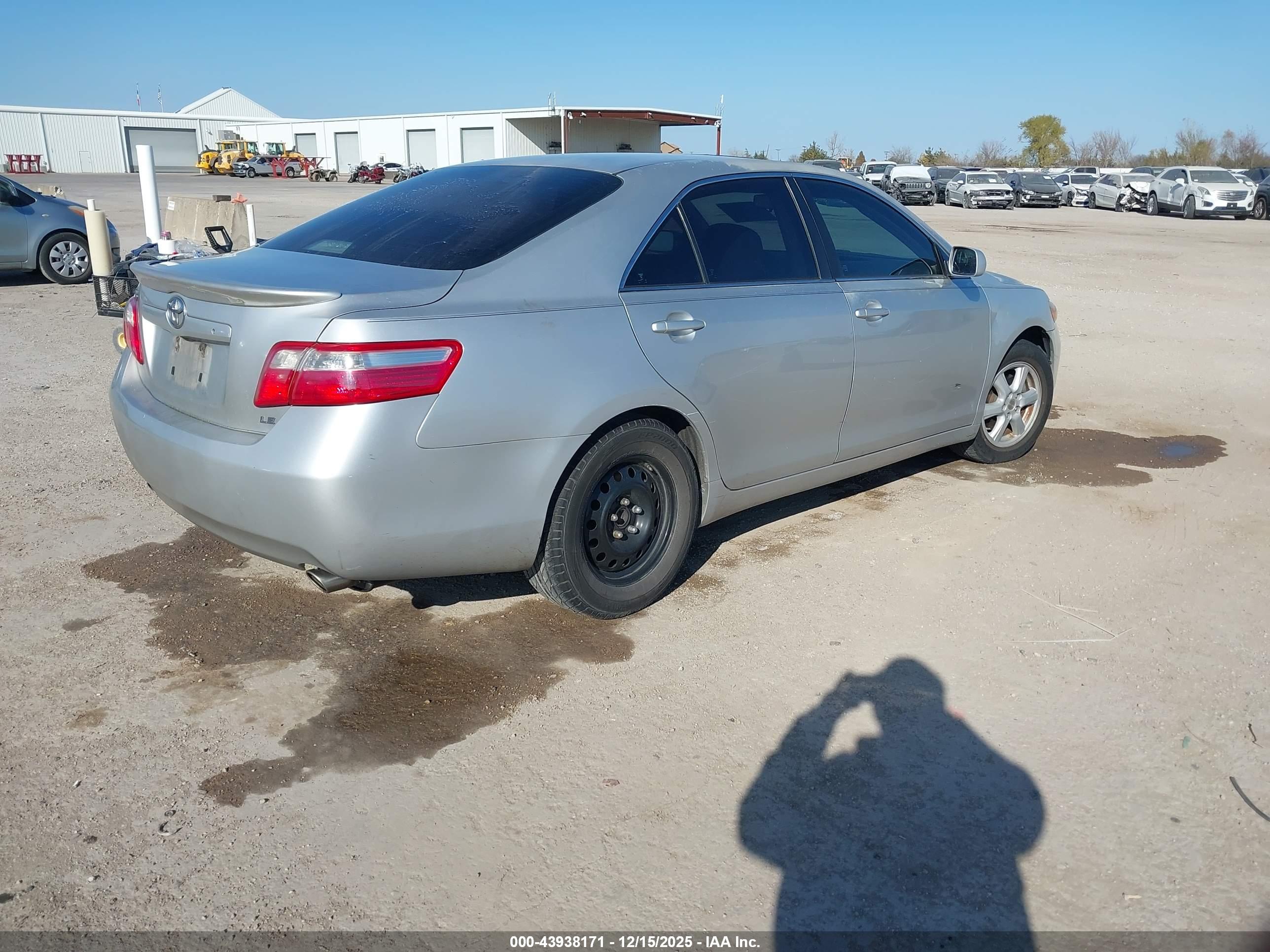 TOYOTA CAMRY image 4