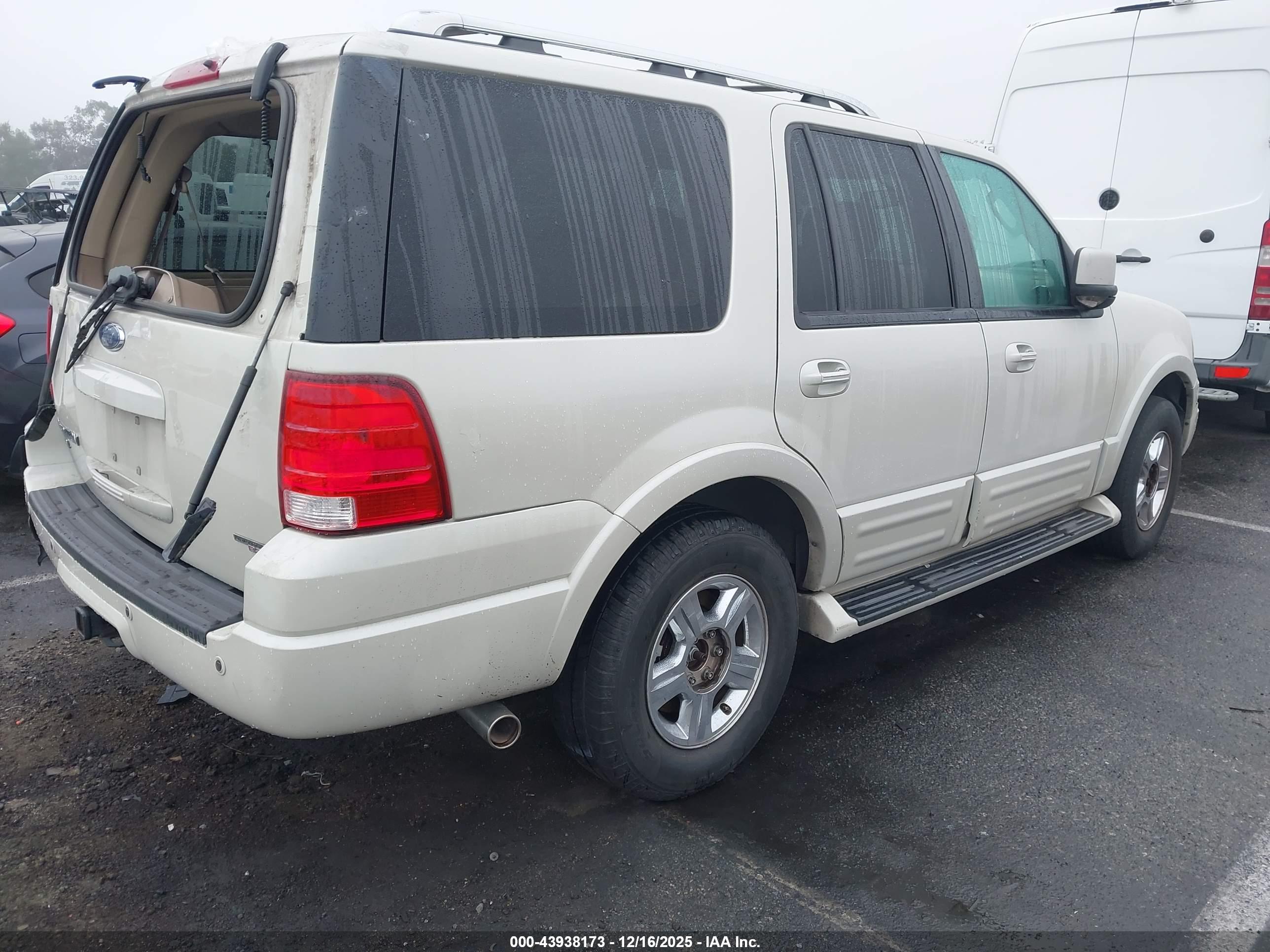 FORD EXPEDITION image 4