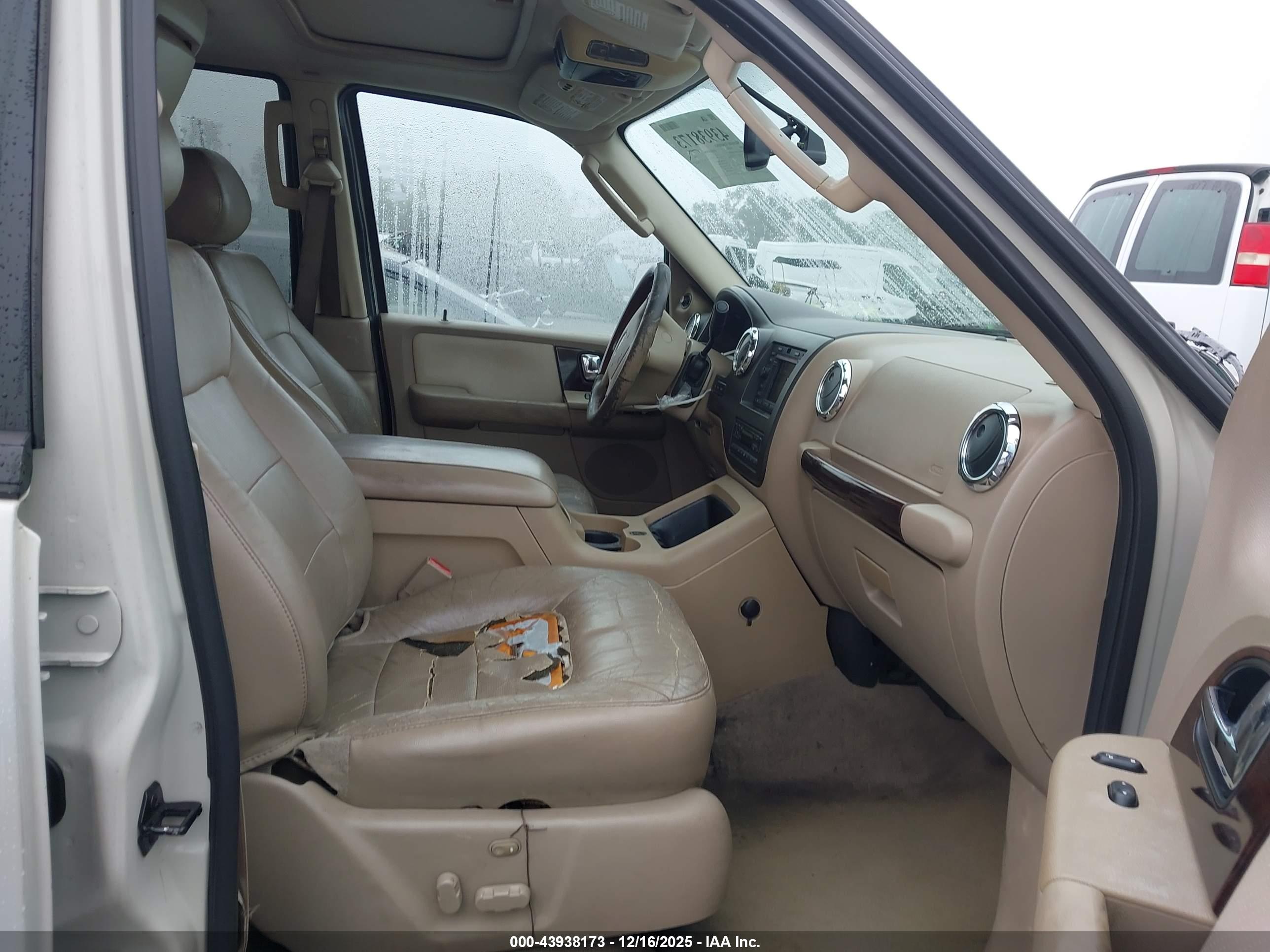FORD EXPEDITION image 5