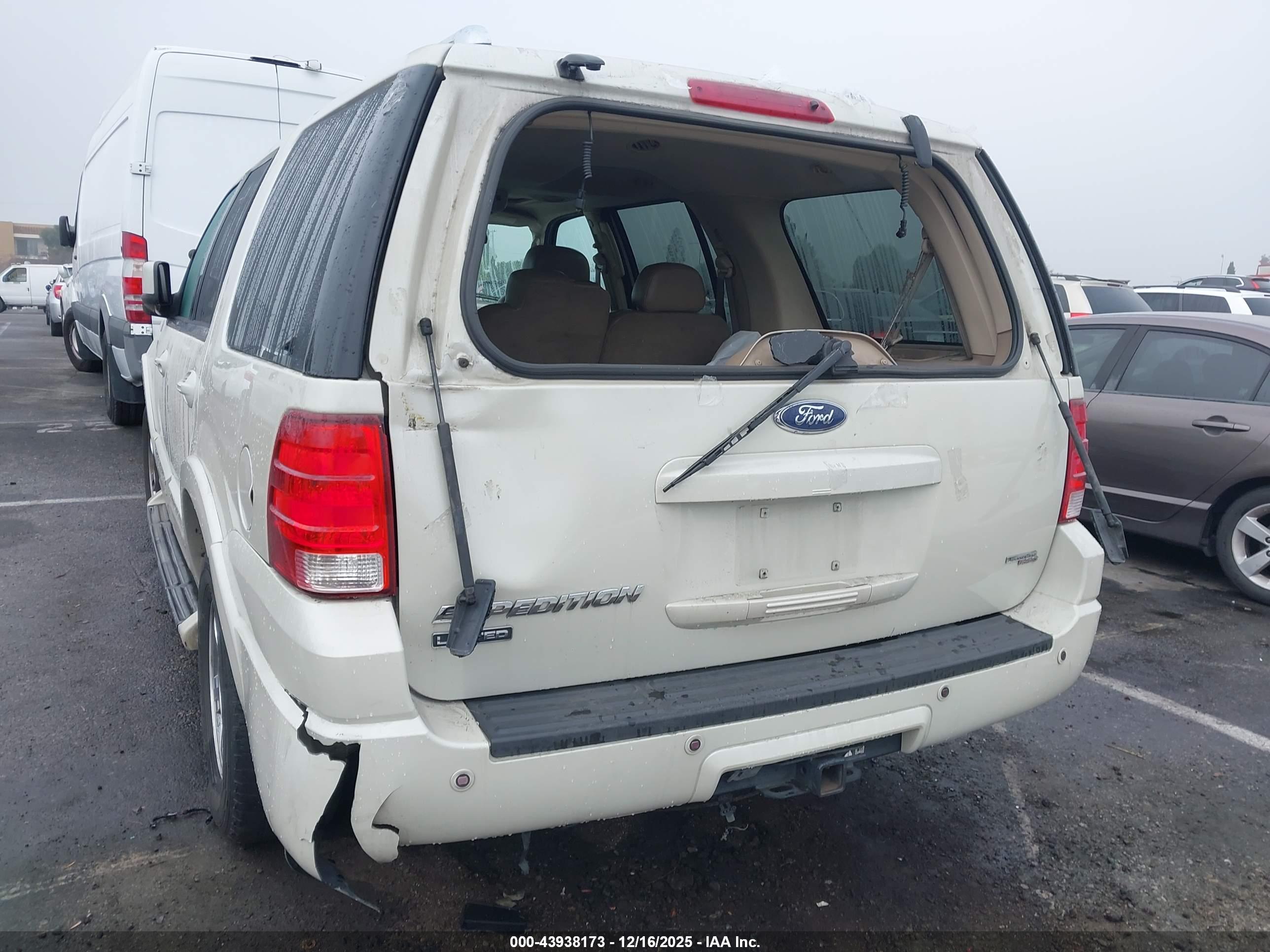FORD EXPEDITION image 6