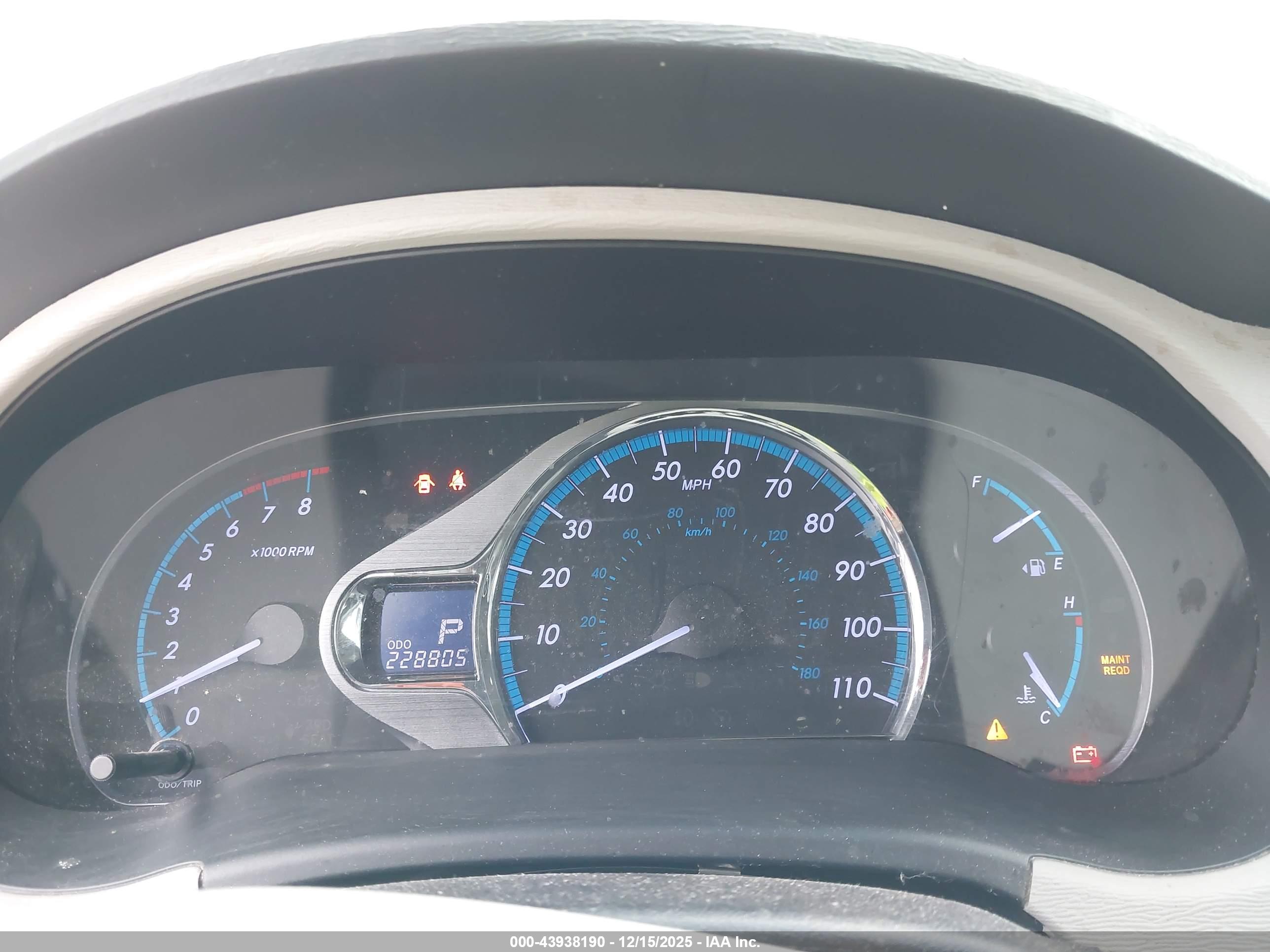 TOYOTA SIENNA image 7