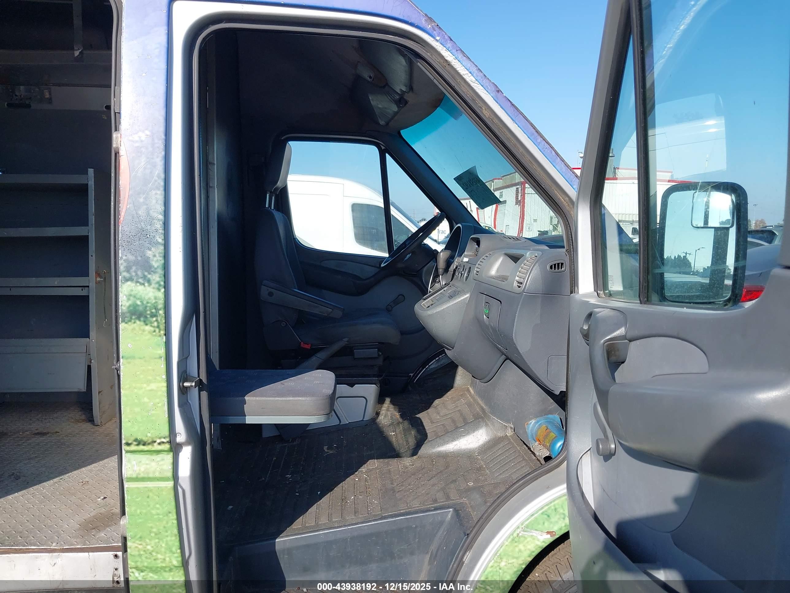 DODGE SPRINTER image 5