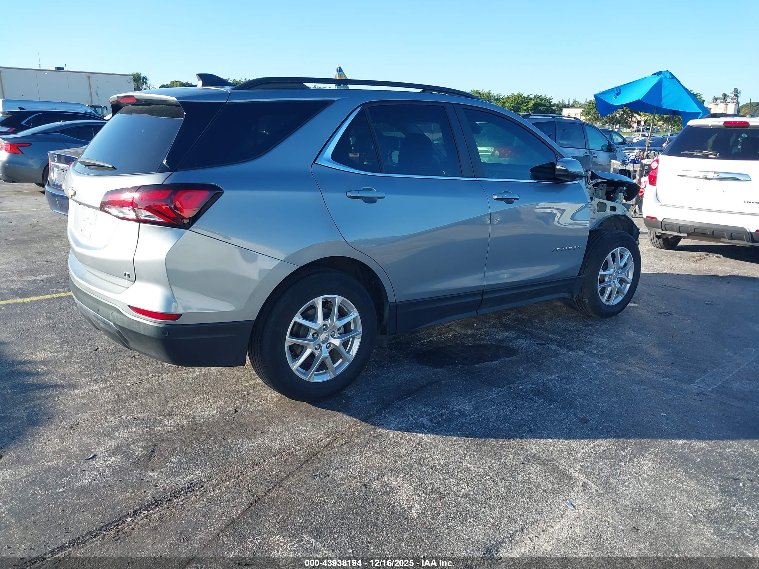 CHEVROLET EQUINOX image 4