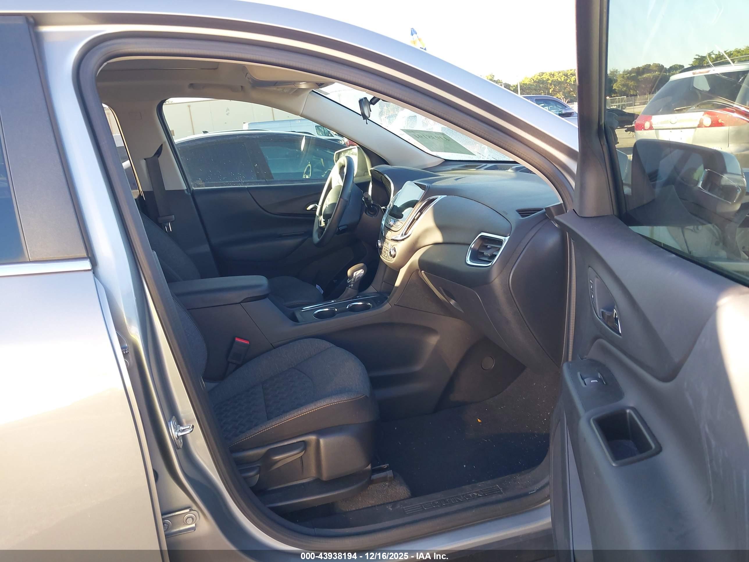 CHEVROLET EQUINOX image 5