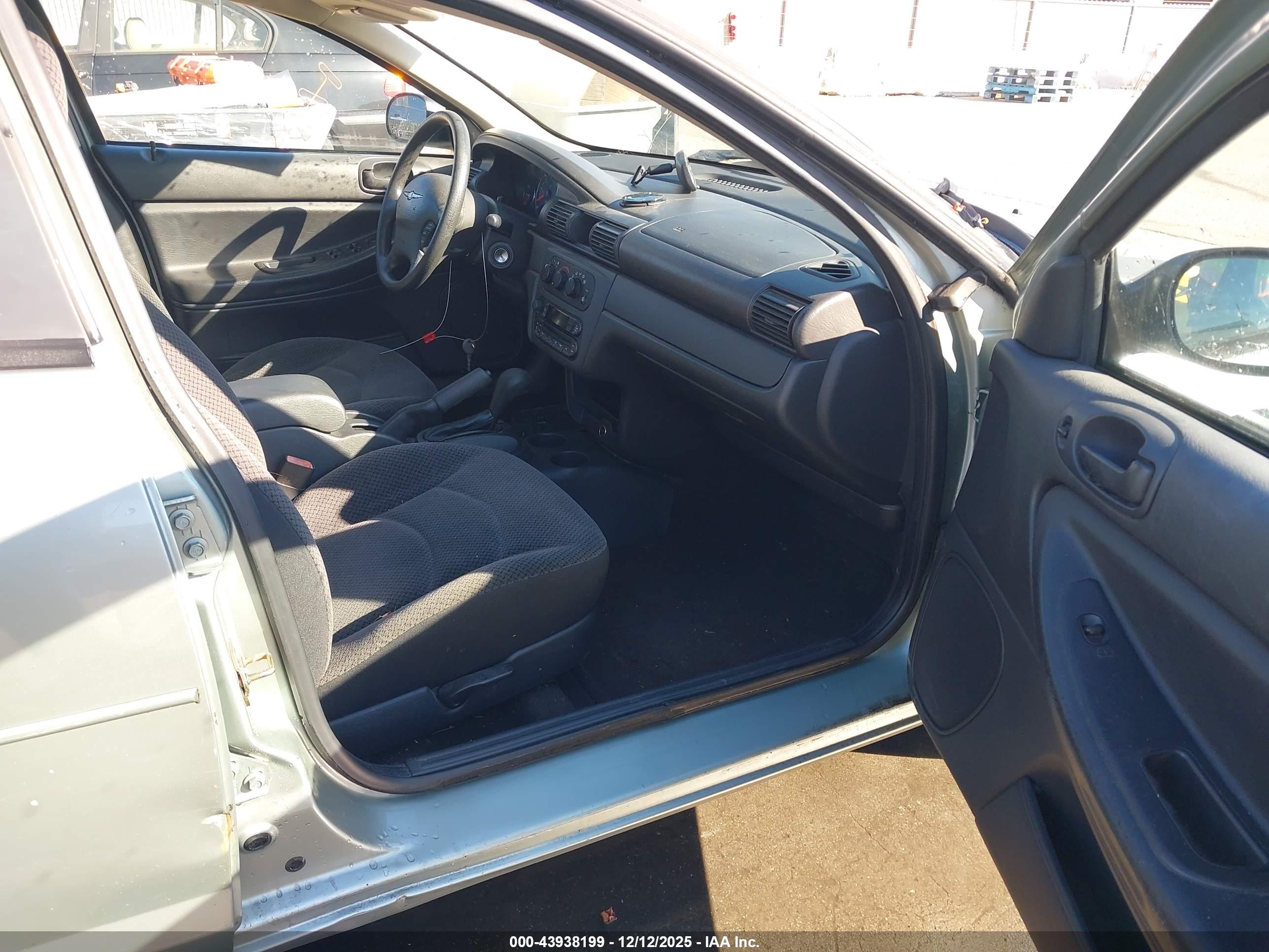CHRYSLER SEBRING image 5