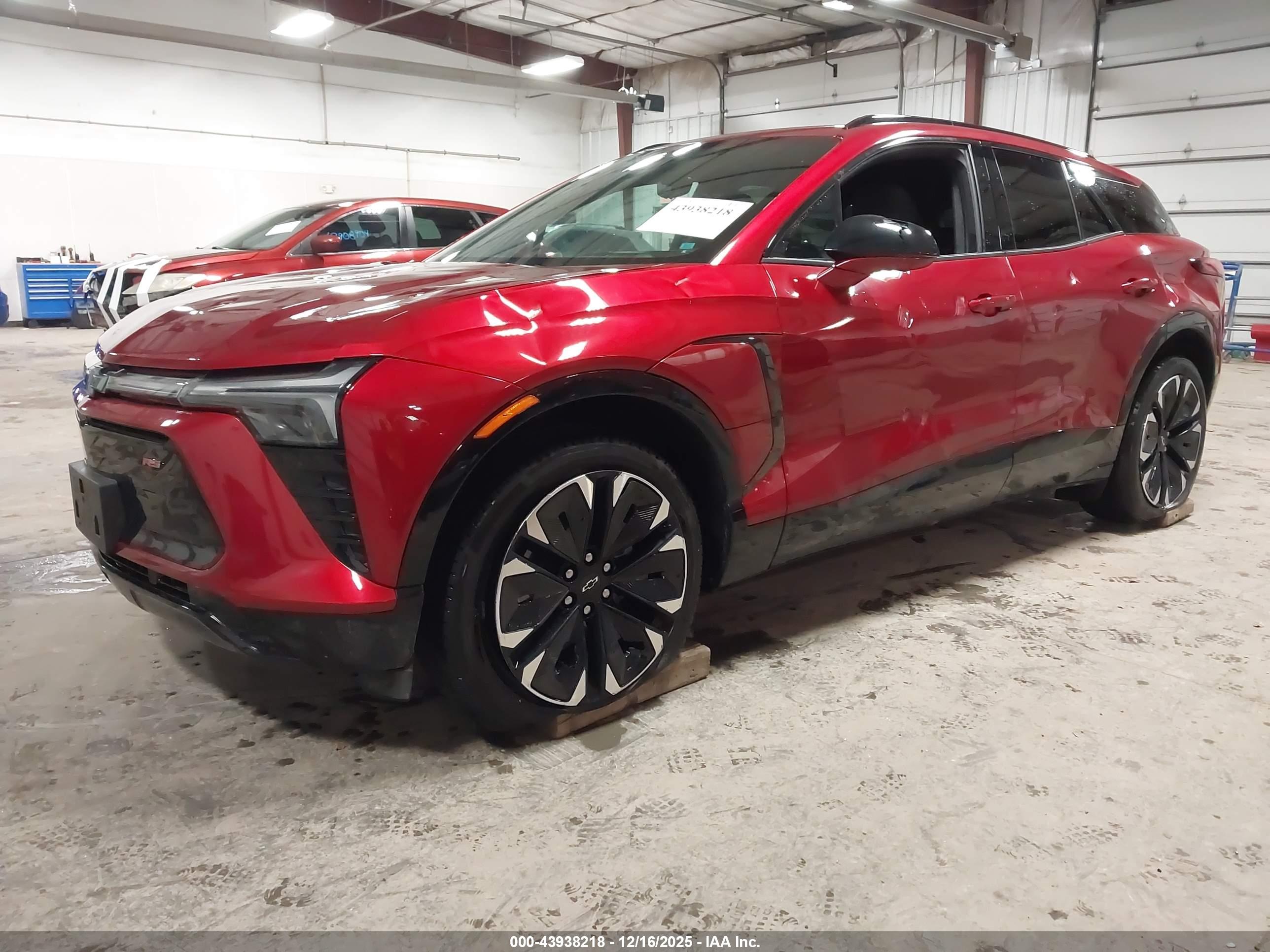 CHEVROLET BLAZER image 2