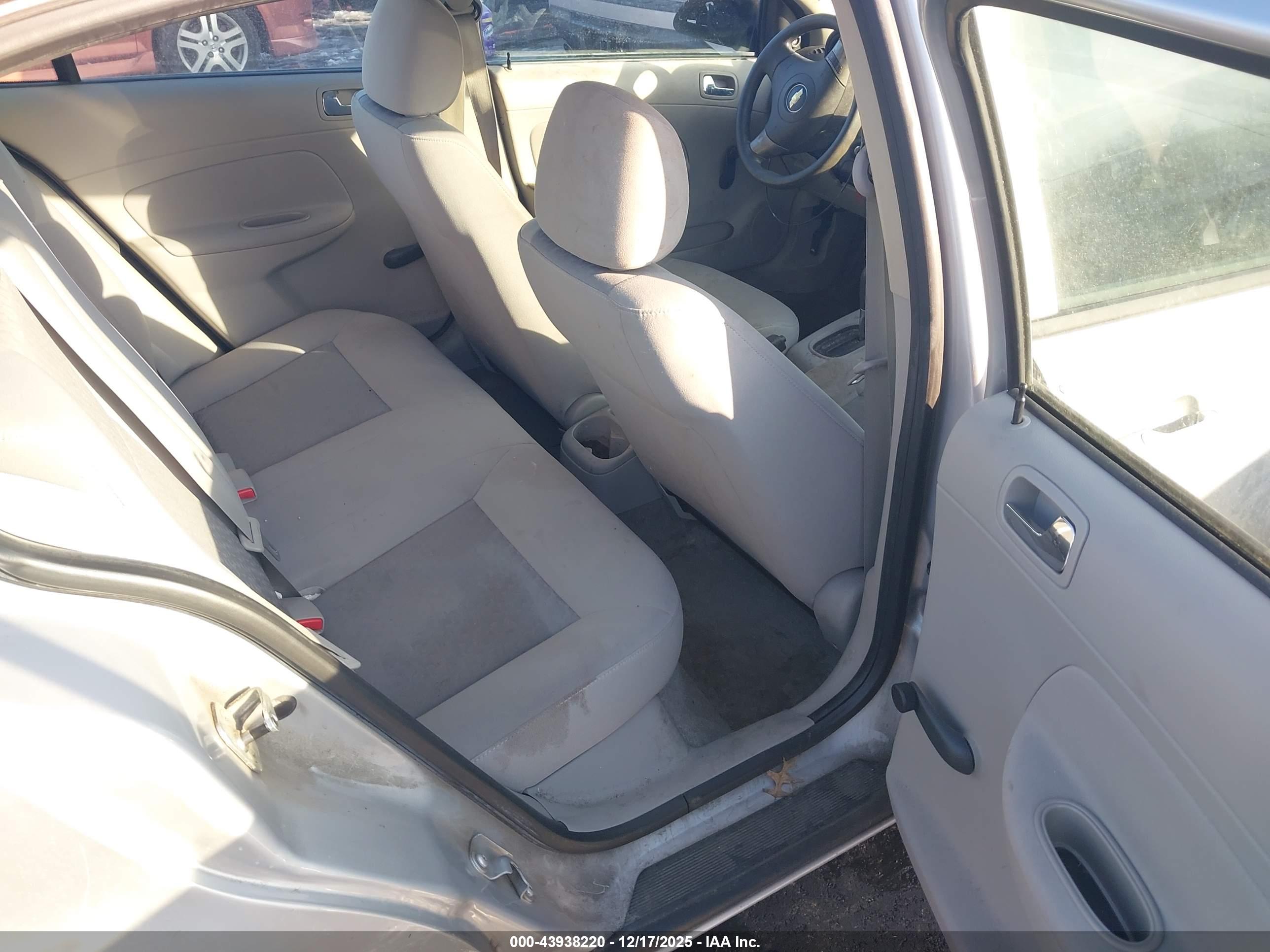 CHEVROLET COBALT image 8