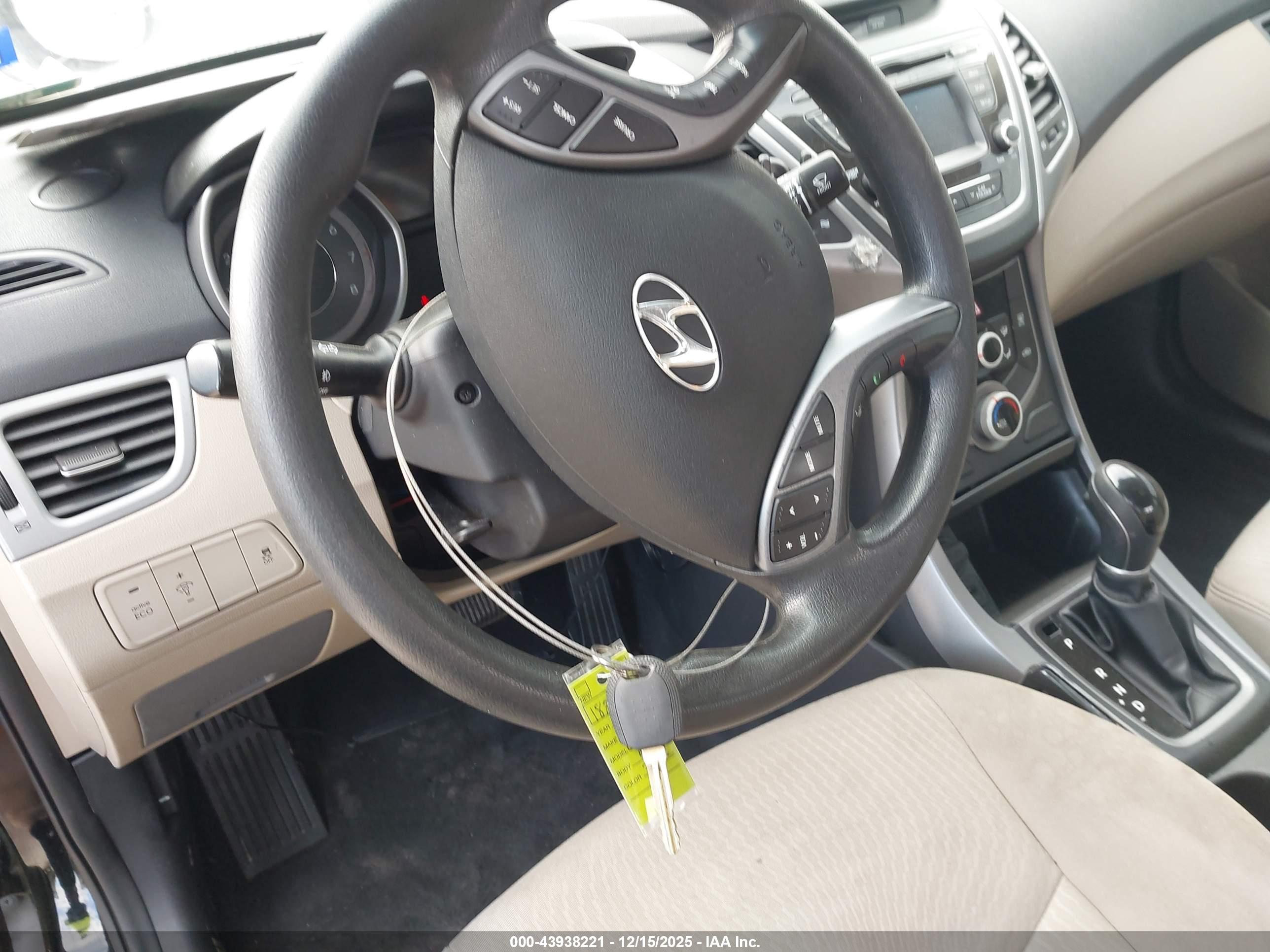 HYUNDAI ELANTRA image 11