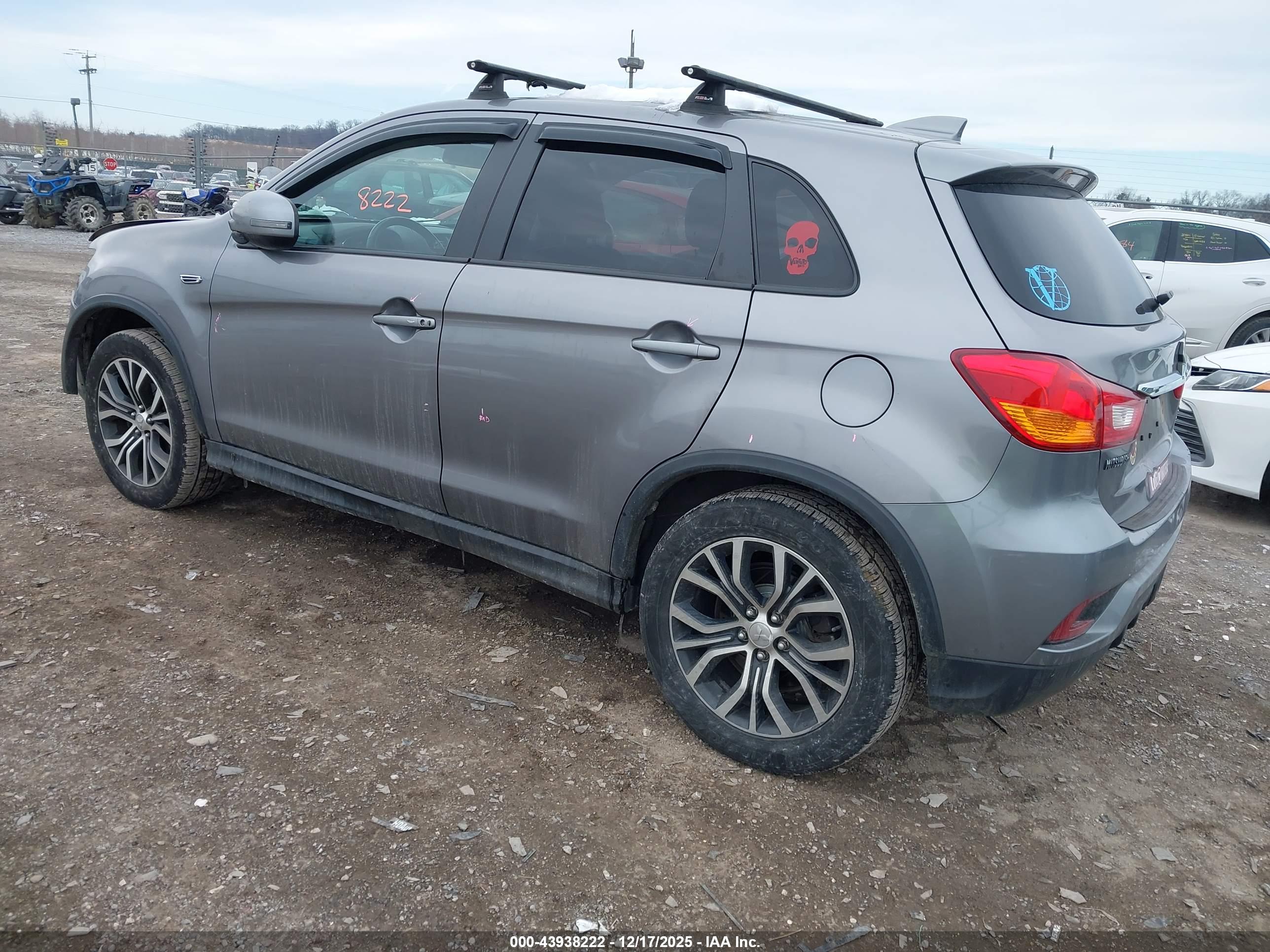 MITSUBISHI OUTLANDER image 3