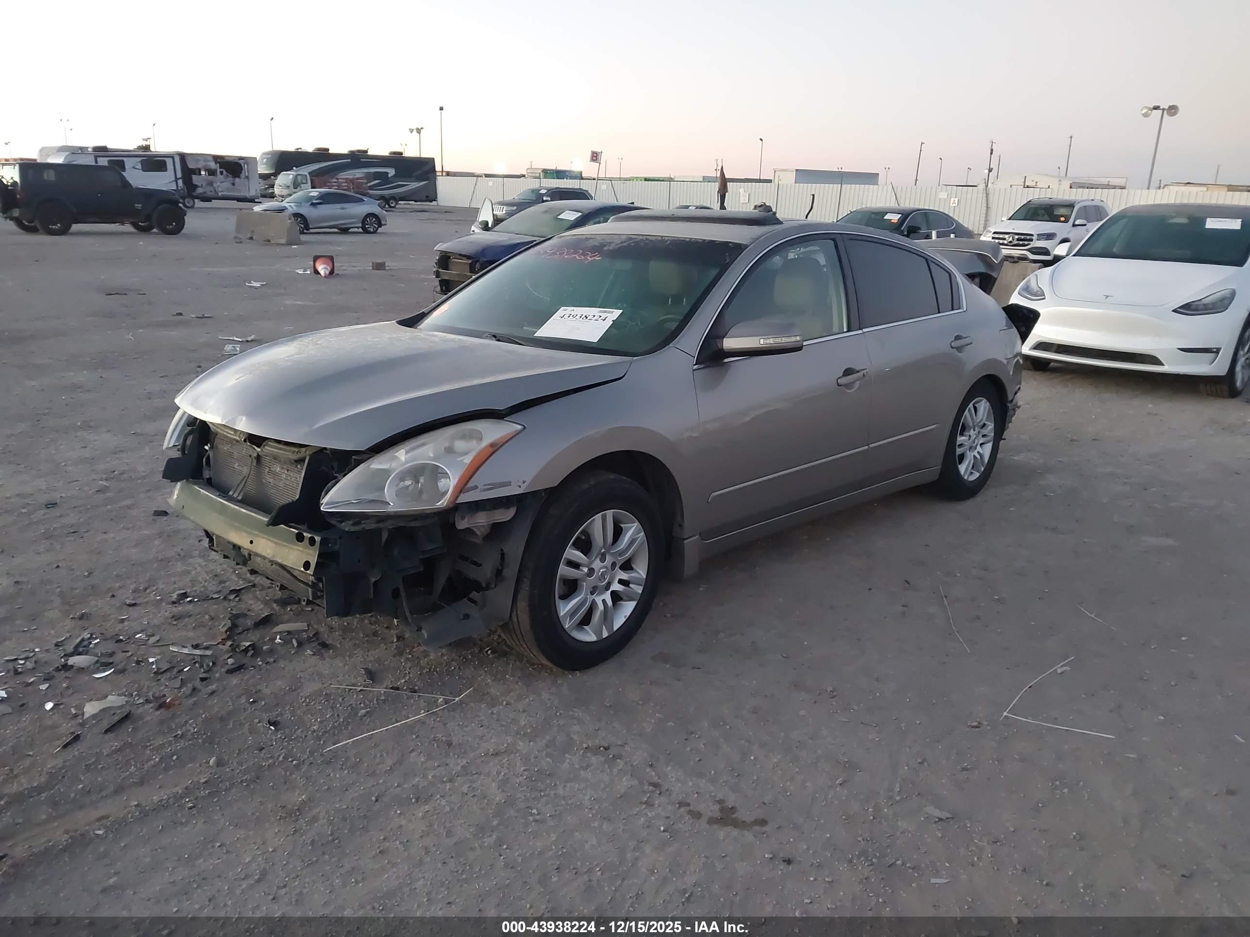 NISSAN ALTIMA image 2