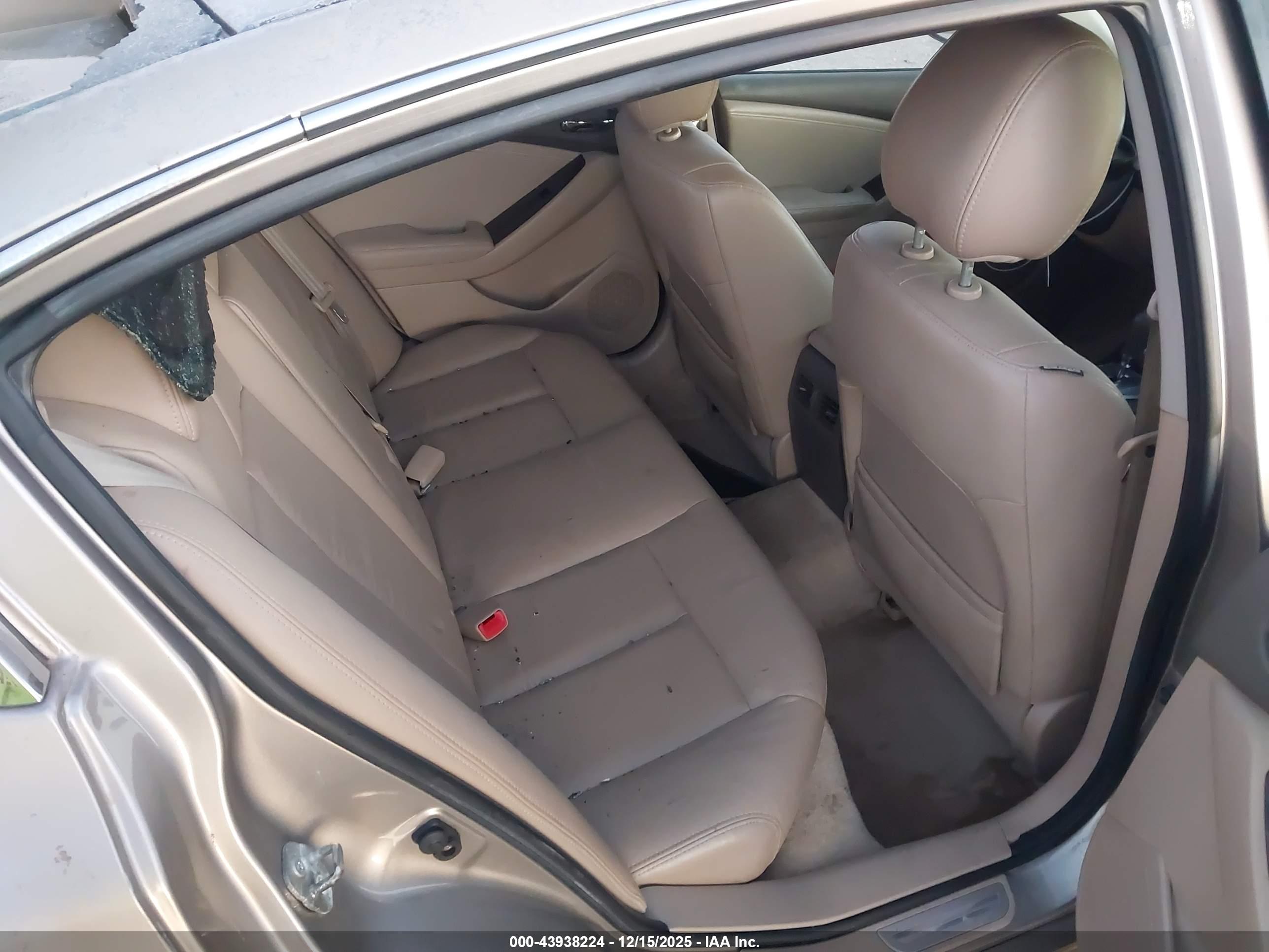 NISSAN ALTIMA image 8