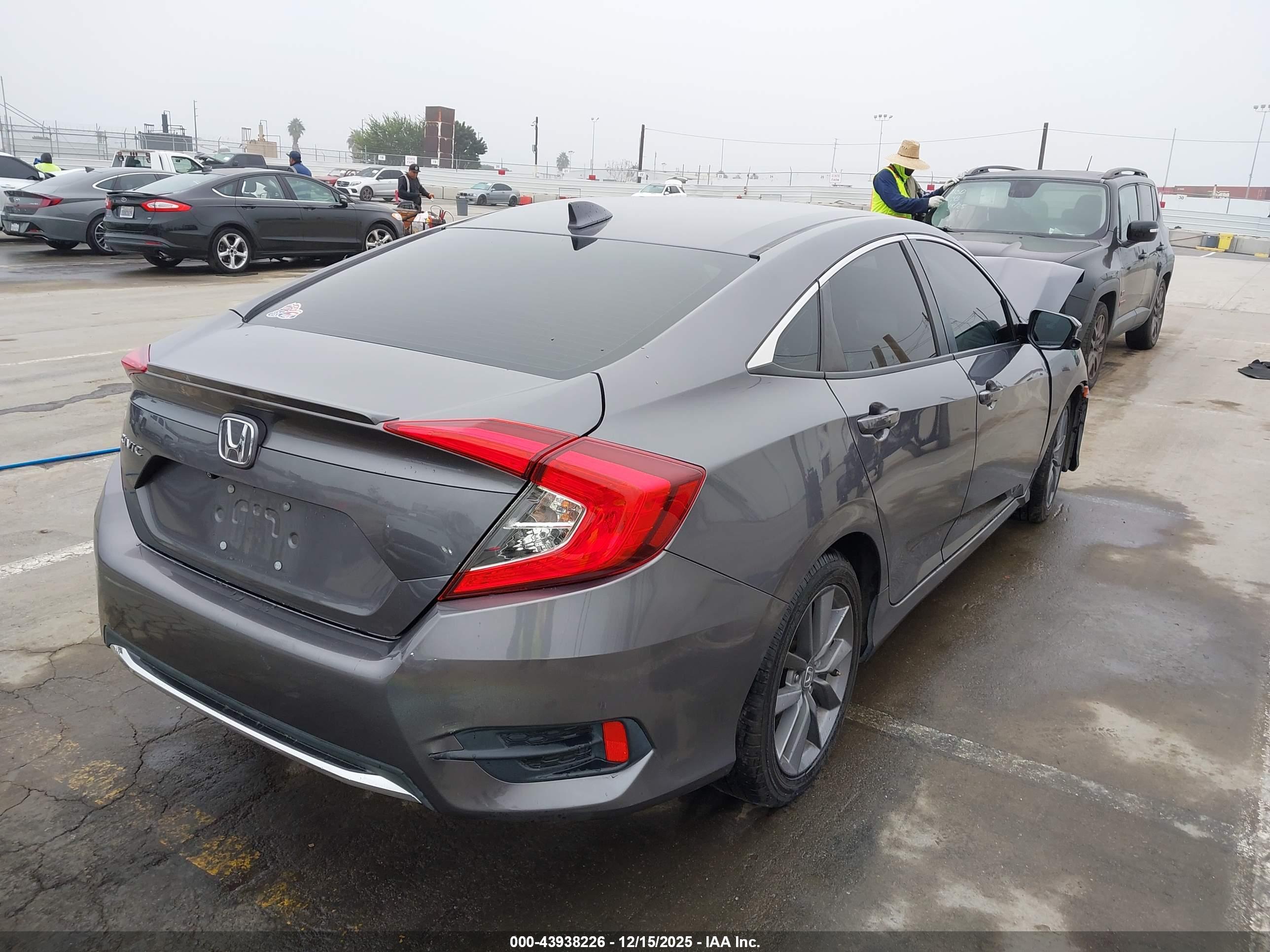 HONDA CIVIC image 4