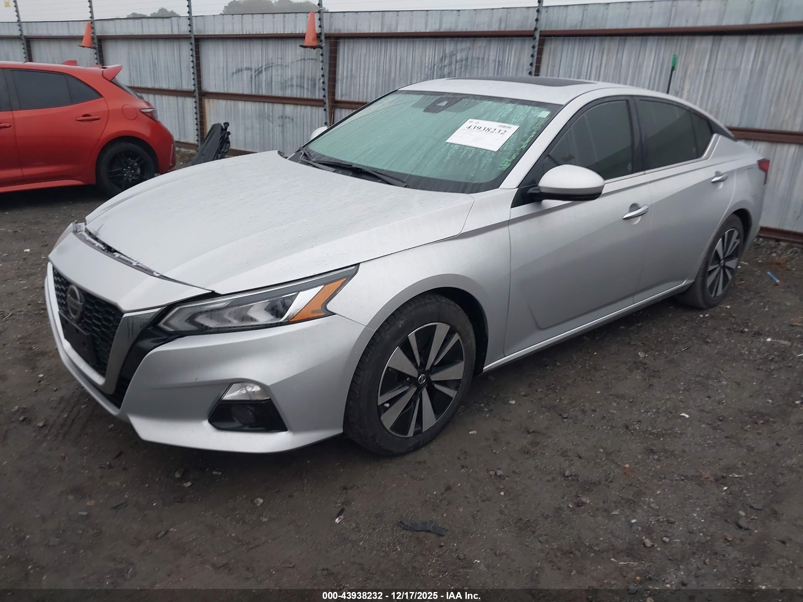NISSAN ALTIMA image 2