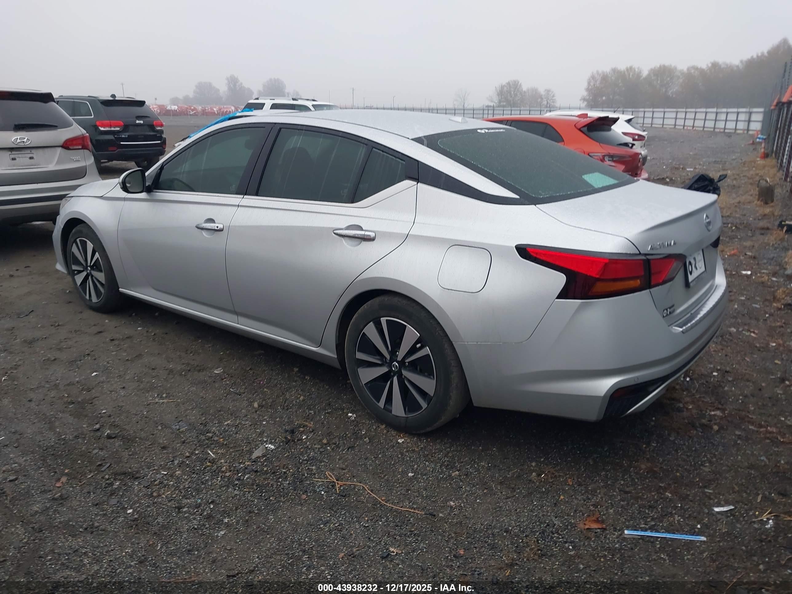 NISSAN ALTIMA image 3