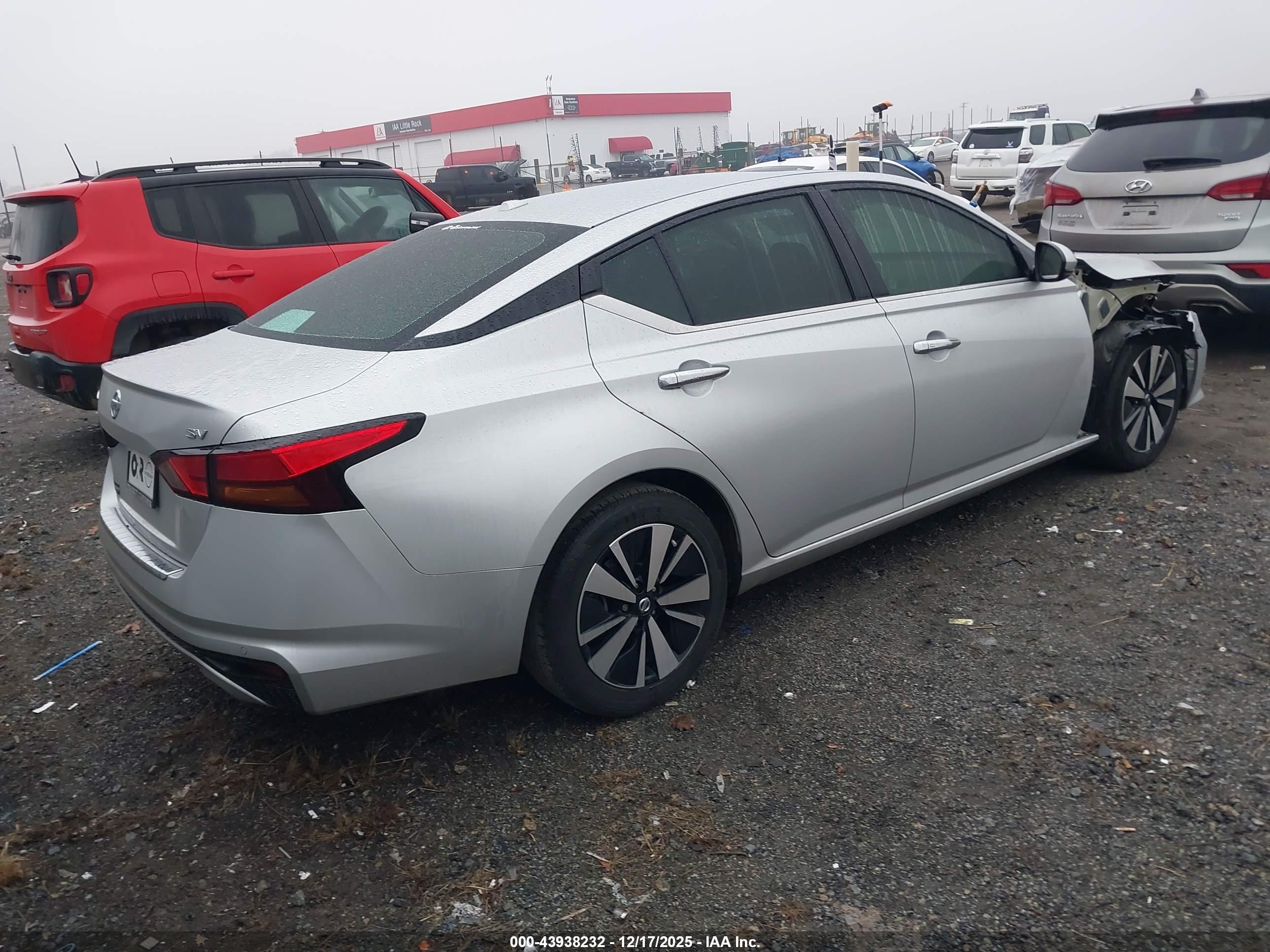 NISSAN ALTIMA image 4