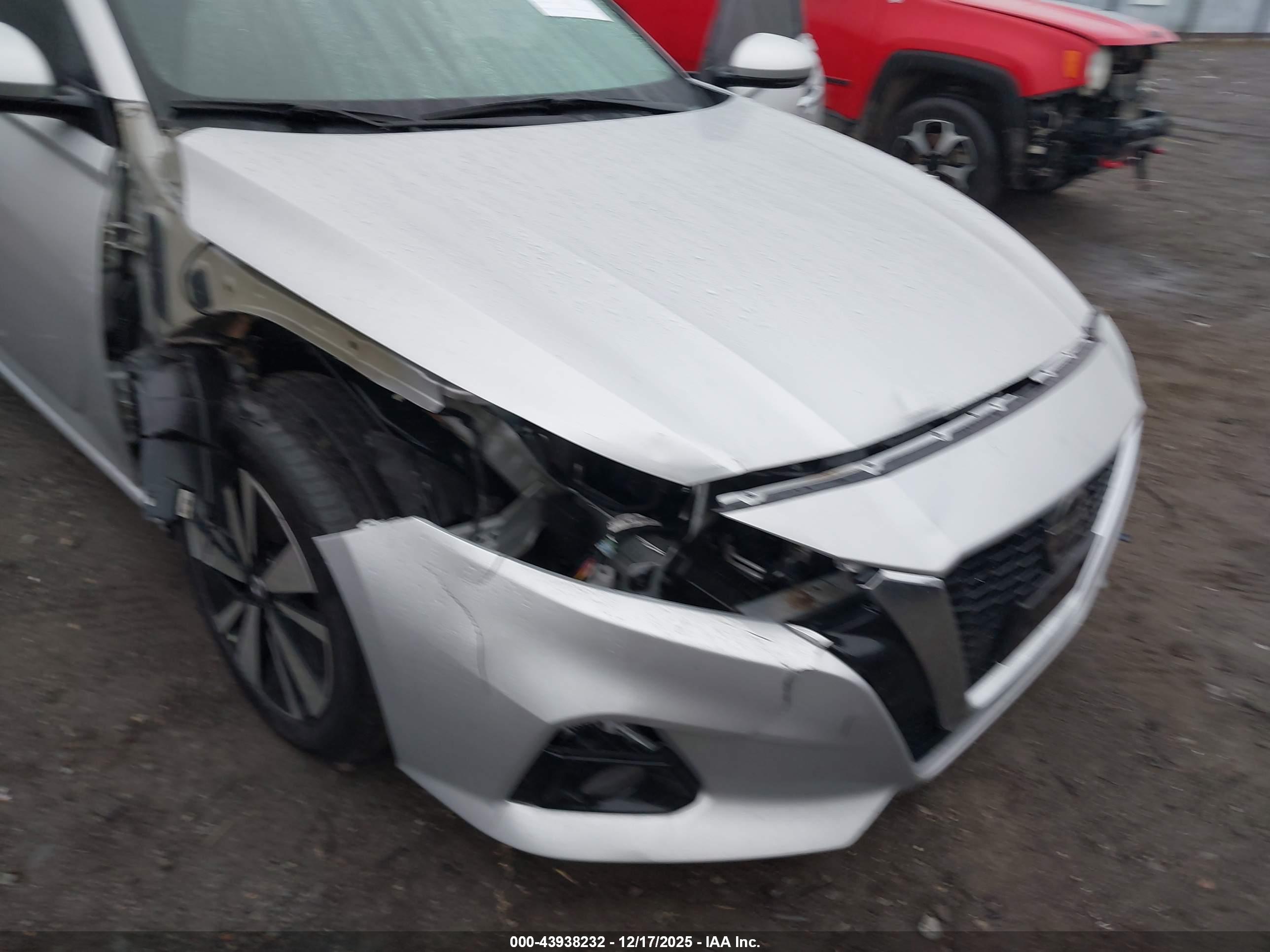 NISSAN ALTIMA image 6